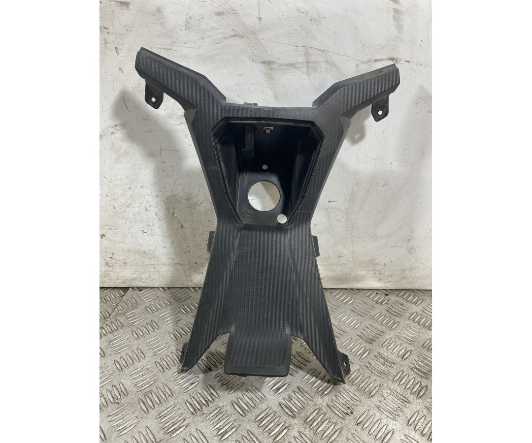 Carena Coperchio Serbatoio Centrale Aprilia SR GT 125 Dal 2022 al 2025 COD 1B008063 1751614173497 Carena Coperchio Serbatoio Centrale Aprilia SR GT 125 Dal 2022 al 2025 COD 1B008063 1751614173497
