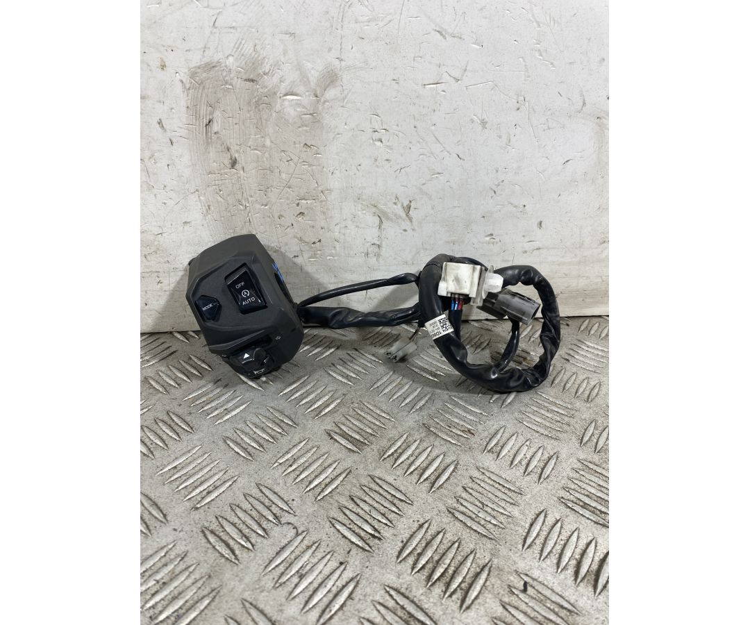Commutatore Devio Luci Sinistro SX Aprilia SR GT 125 Dal 2022 al 2025 1751620337173 Commutatore Devio Luci Sinistro SX Aprilia SR GT 125 Dal 2022 al 2025 1751620337173
