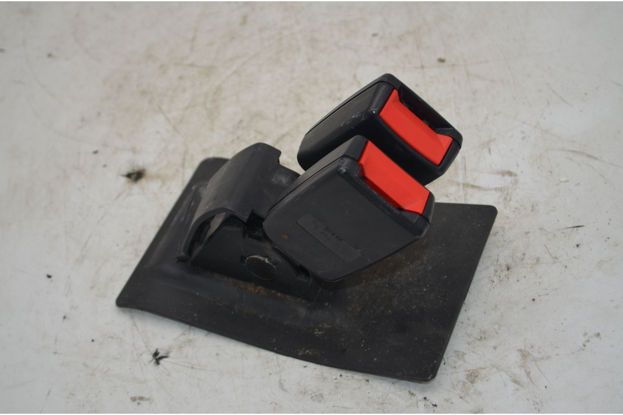 Aggancio Cinture Sicurezza Centrali Posteriori Mini Cooper R50 Dal 2001 al 2007 Cod 7055957  1751621465929