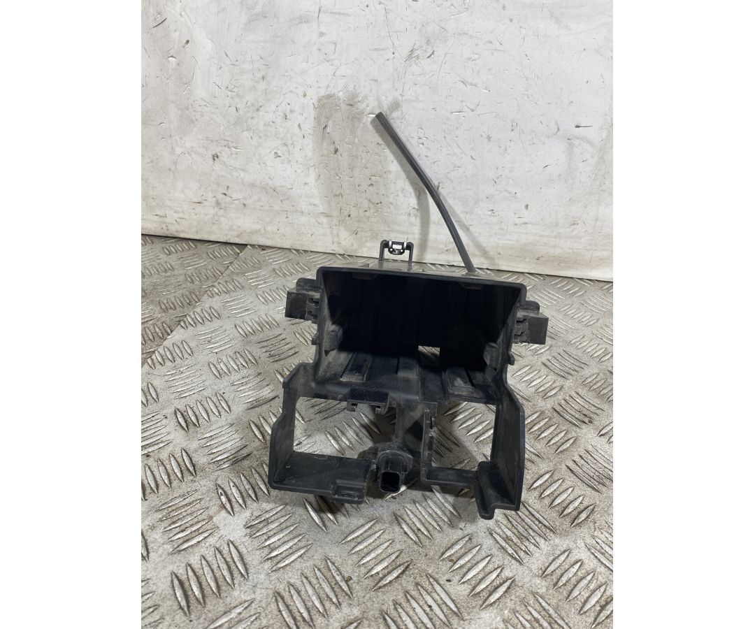 Carena Vano Batteria Aprilia SR GT 125 Dal 2022 al 2025 1751622884033 Carena Vano Batteria Aprilia SR GT 125 Dal 2022 al 2025 1751622884033