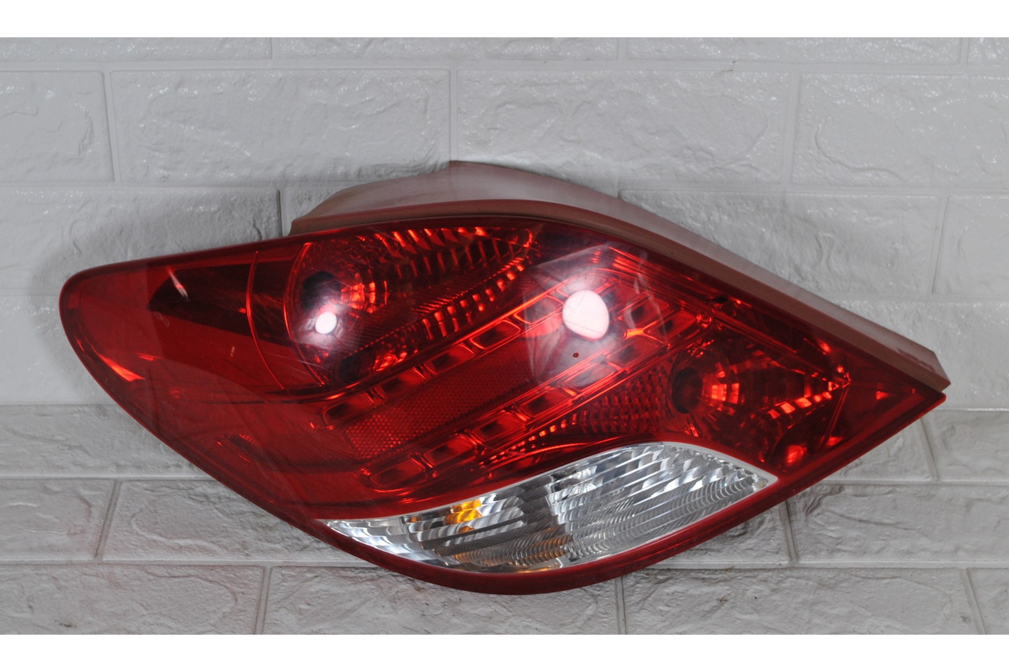 Fanale stop posteriore SX Peugeot 207 Dal 2009 al 2015 Cod 9686566080-00  1622794360147