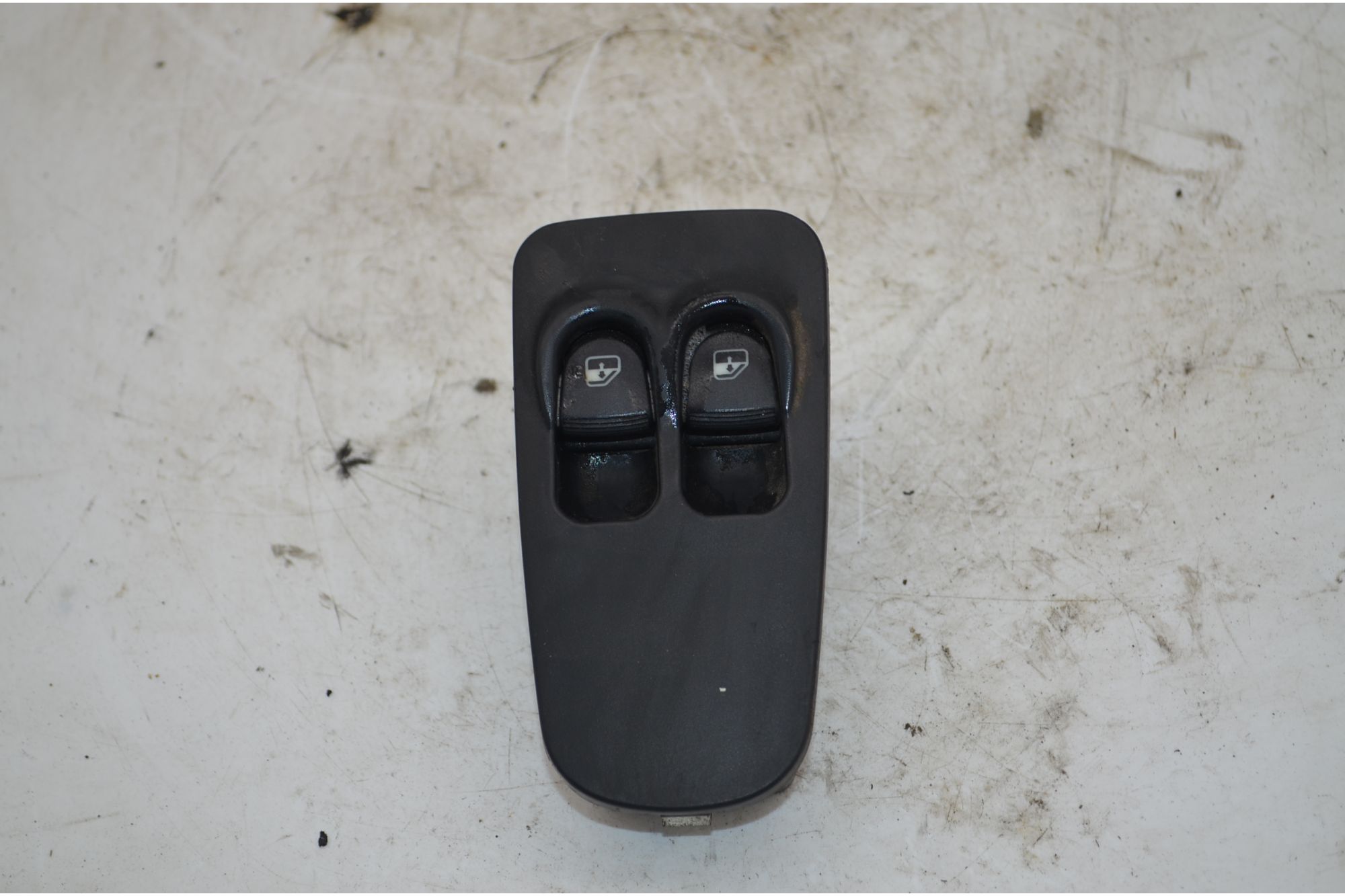 Pulsantiera Alzacristalli Anteriore SX Lancia Ypsilon Dal 2003 al 2011 Cod 735360604  1751976406011