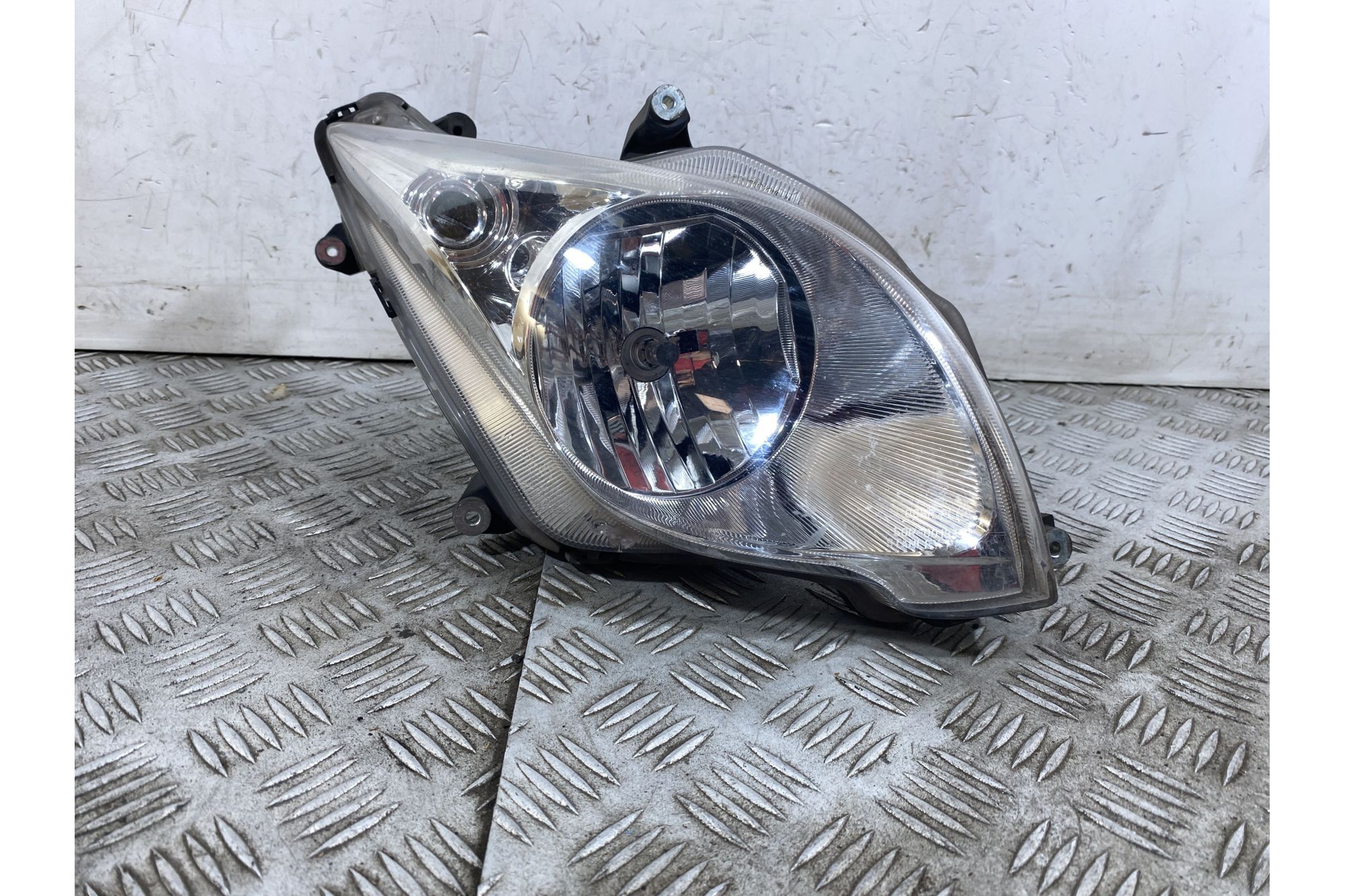 Faro Fanale Anteriore Destro Dx Honda SW-T 400 / 600 dal 2008 al 2016  1752135123428