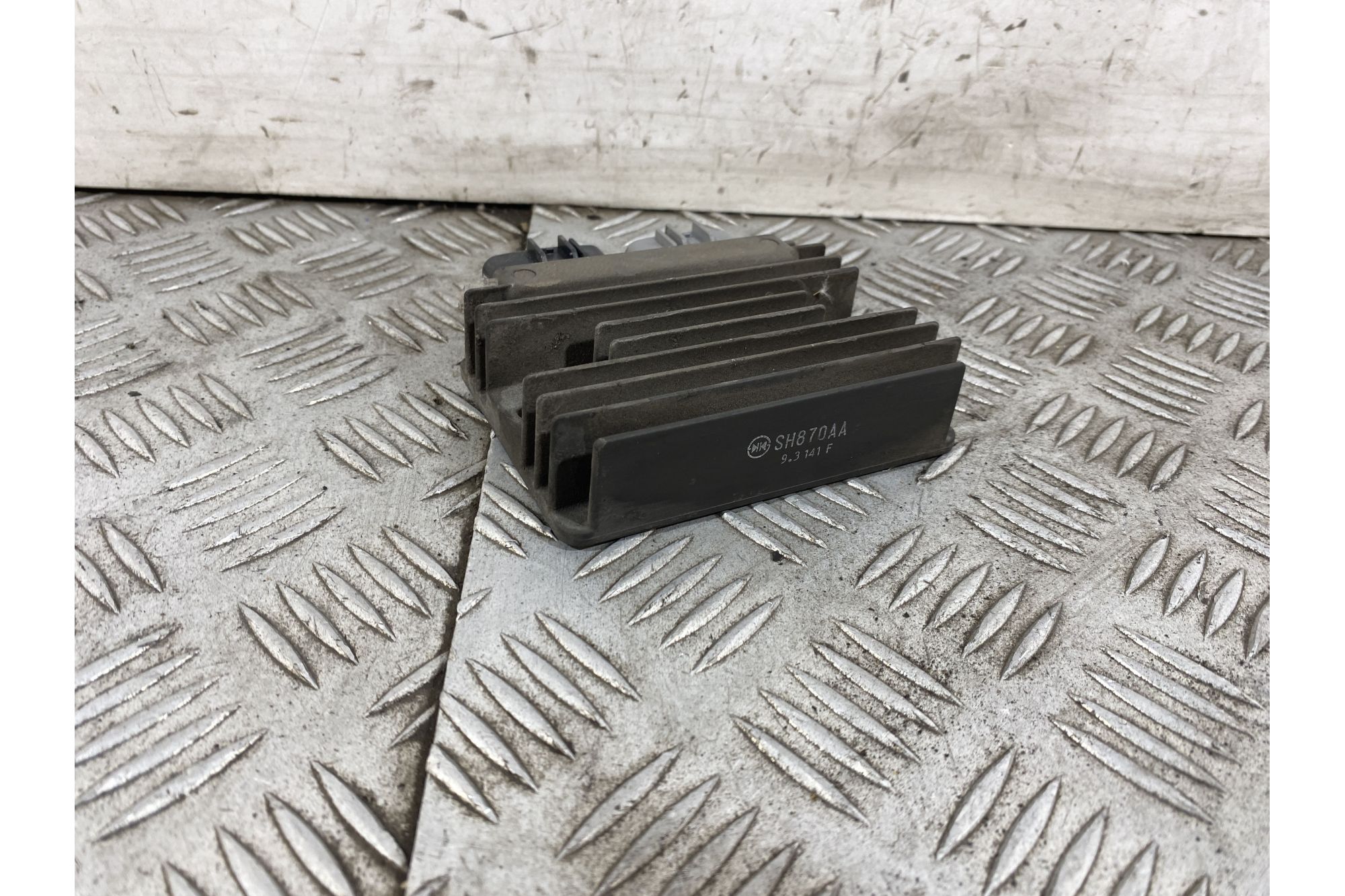 Regolatore Di Tensione Piaggio MP3 300 HPE Sport Dal 2019 Al 2025 COD SH870AA  1752155112020