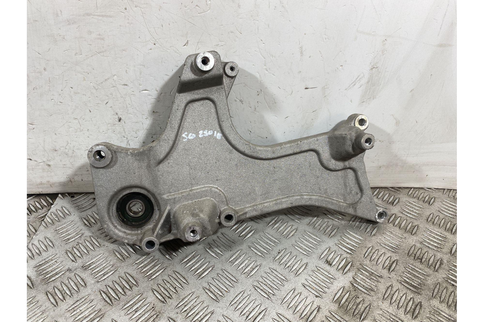 Staffa Supporto Marmitta Aprilia Scarabeo 250 dal 2006 al 2012  1752157373269