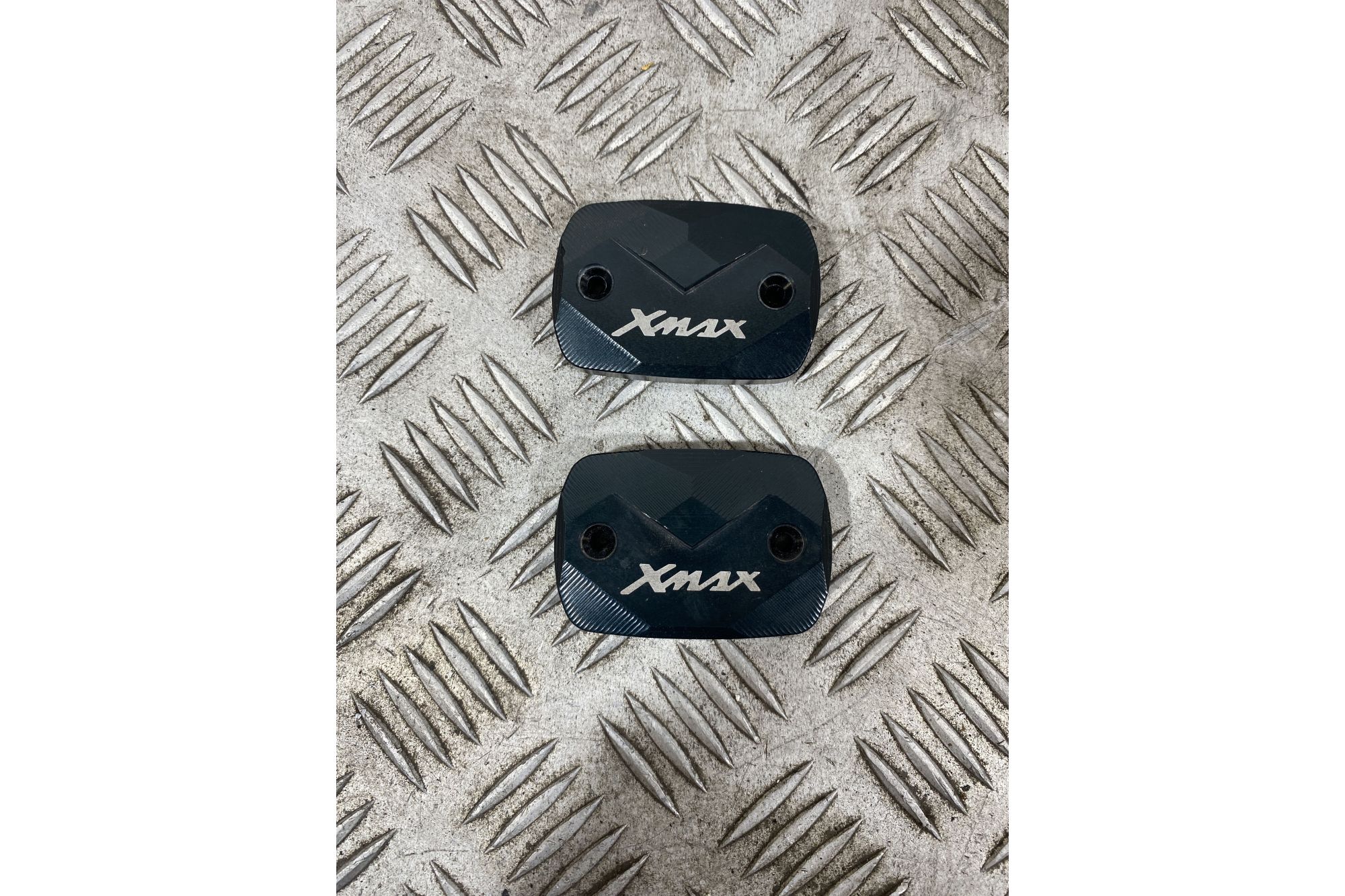 Coppia Tappi Serbatoio Olio Freni Yamaha Xmax X-max 400 dal 2017 al 2020  1752224991792