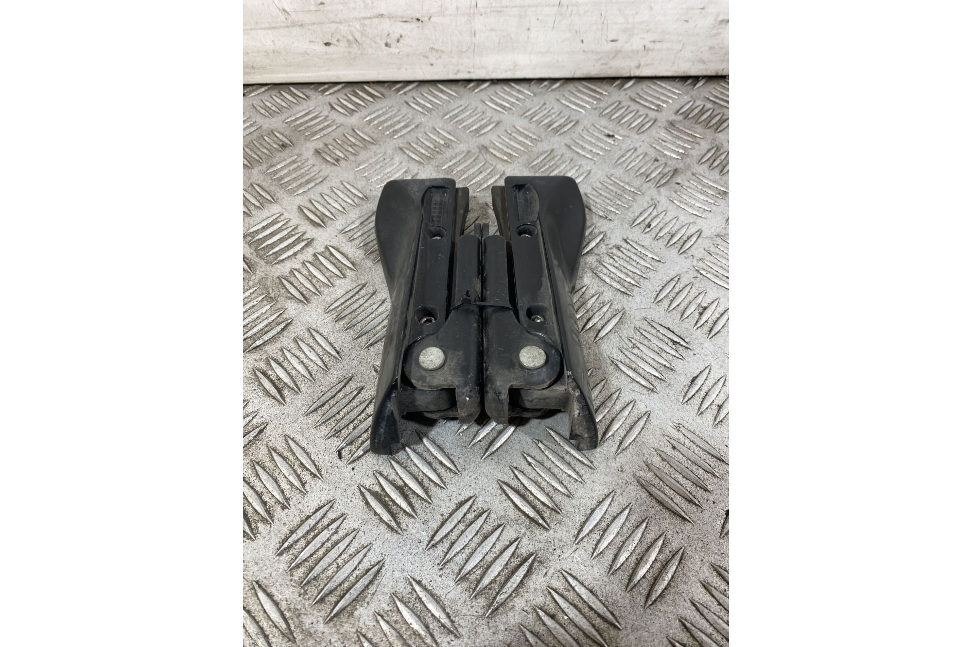 Coppia Pedane Pedalini poggiapiedi Passeggero Piaggio MP3 300 HPE Sport Dal 2019 Al 2025  1752242530850