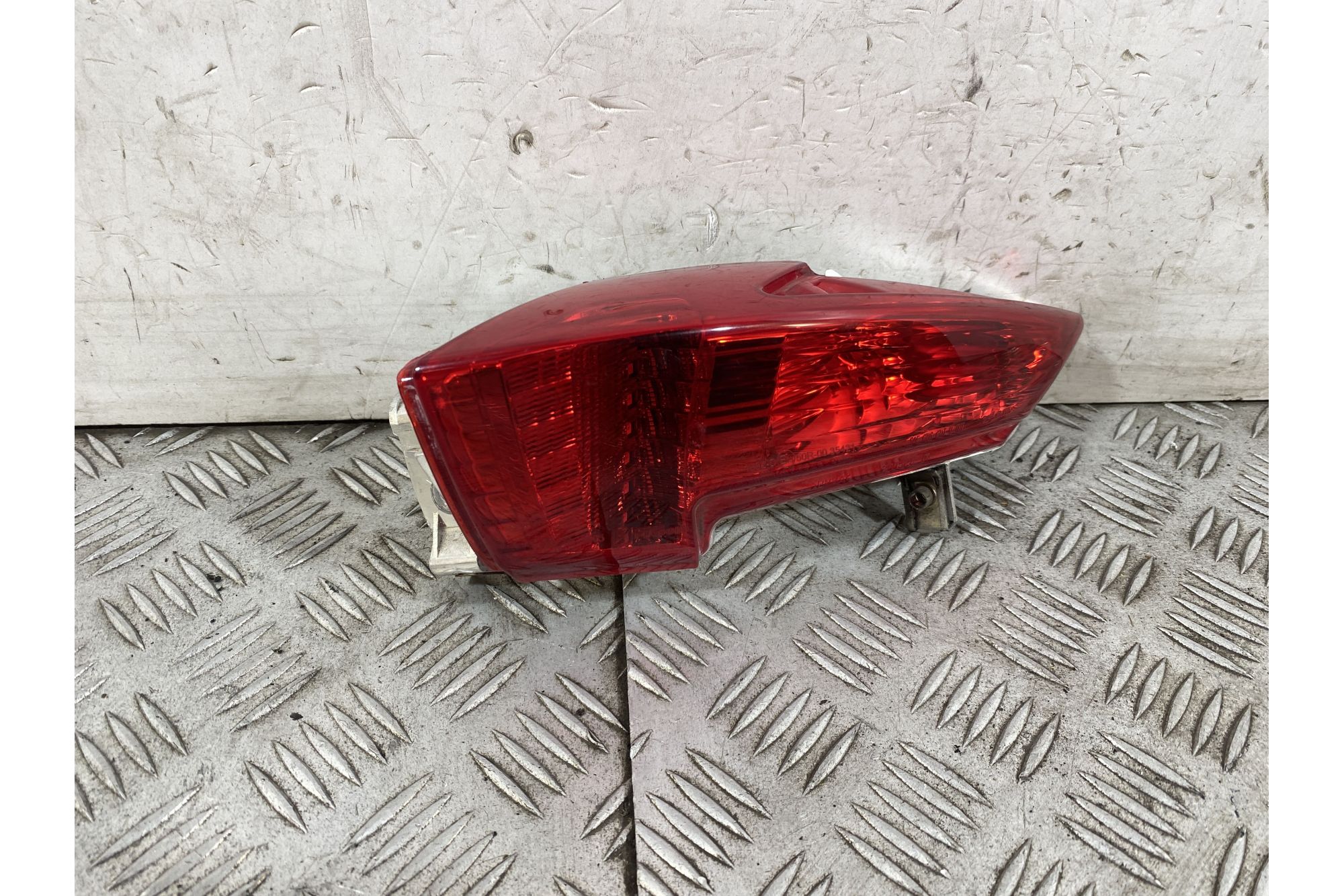 Fanale Stop Posteriore Destro Dx Piaggio MP3 300 HPE Sport Dal 2019 Al 2025  1752479792915
