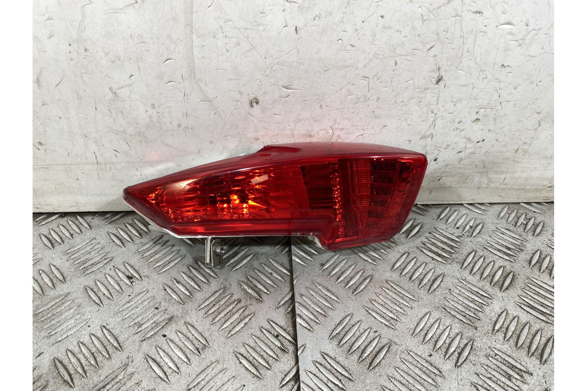 Fanale Stop Posteriore Sinistro Sx Piaggio MP3 300 HPE Sport Dal 2019 Al 2025  1752480351033