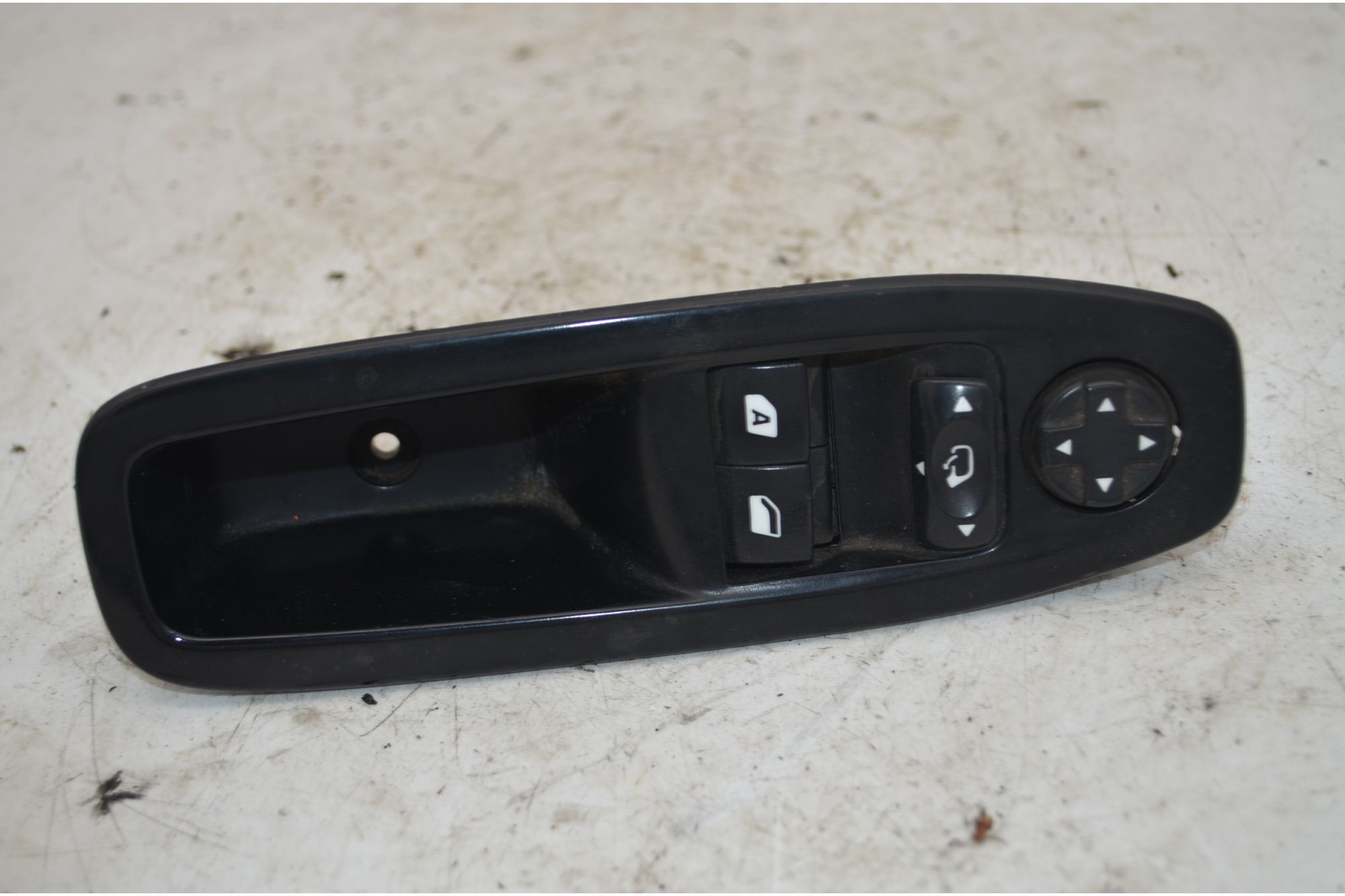 Pulsantiera Alzacristalli Anteriore SX Peugeot 208 Dal 2012 al 2015 Cod 96758210ZD  1752480522150