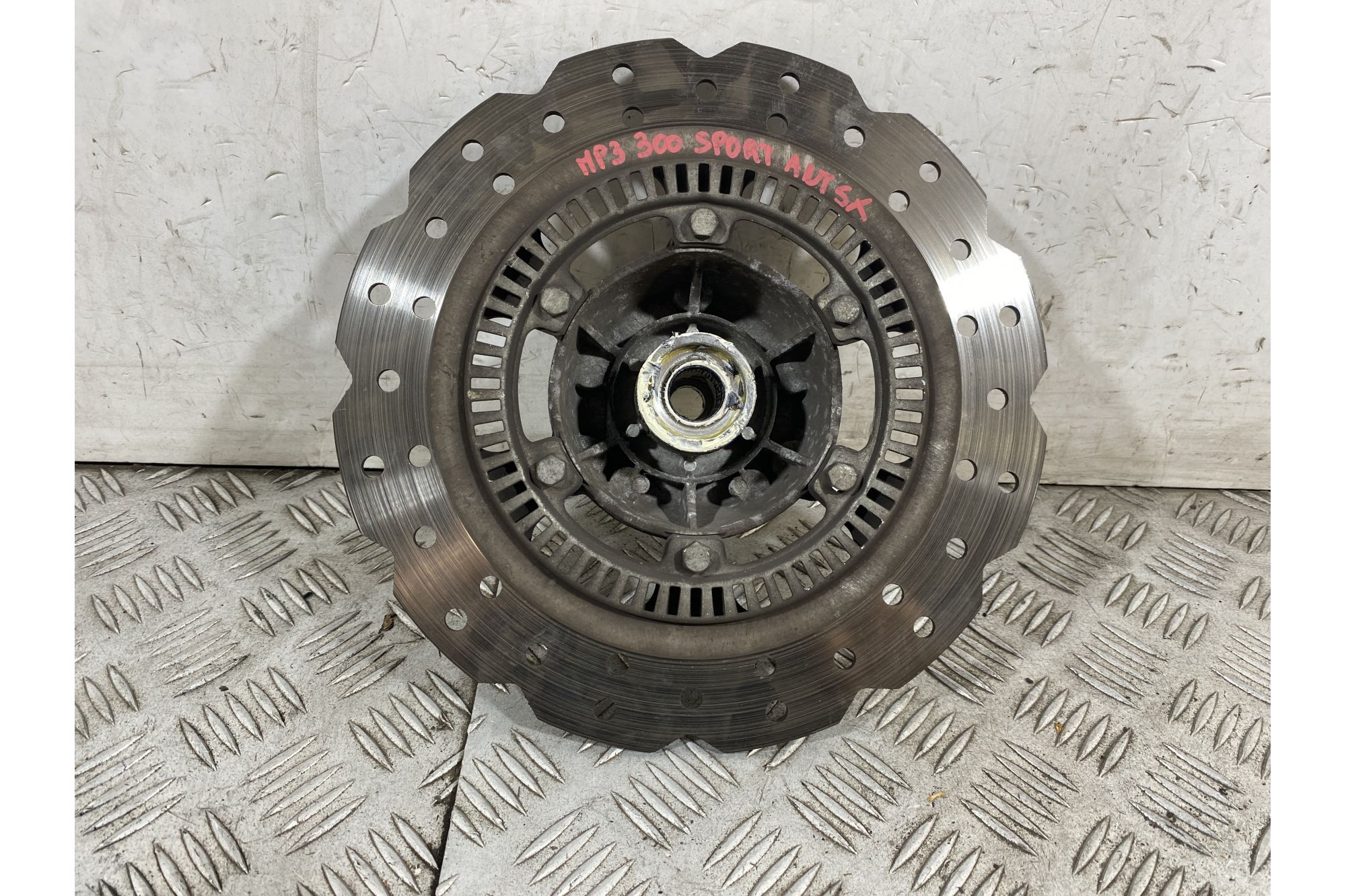 Corona Trasmissione Con Mozzo Ruota Piaggio MP3 300 HPE Sport Dal 2019 Al 2025  1752570369085