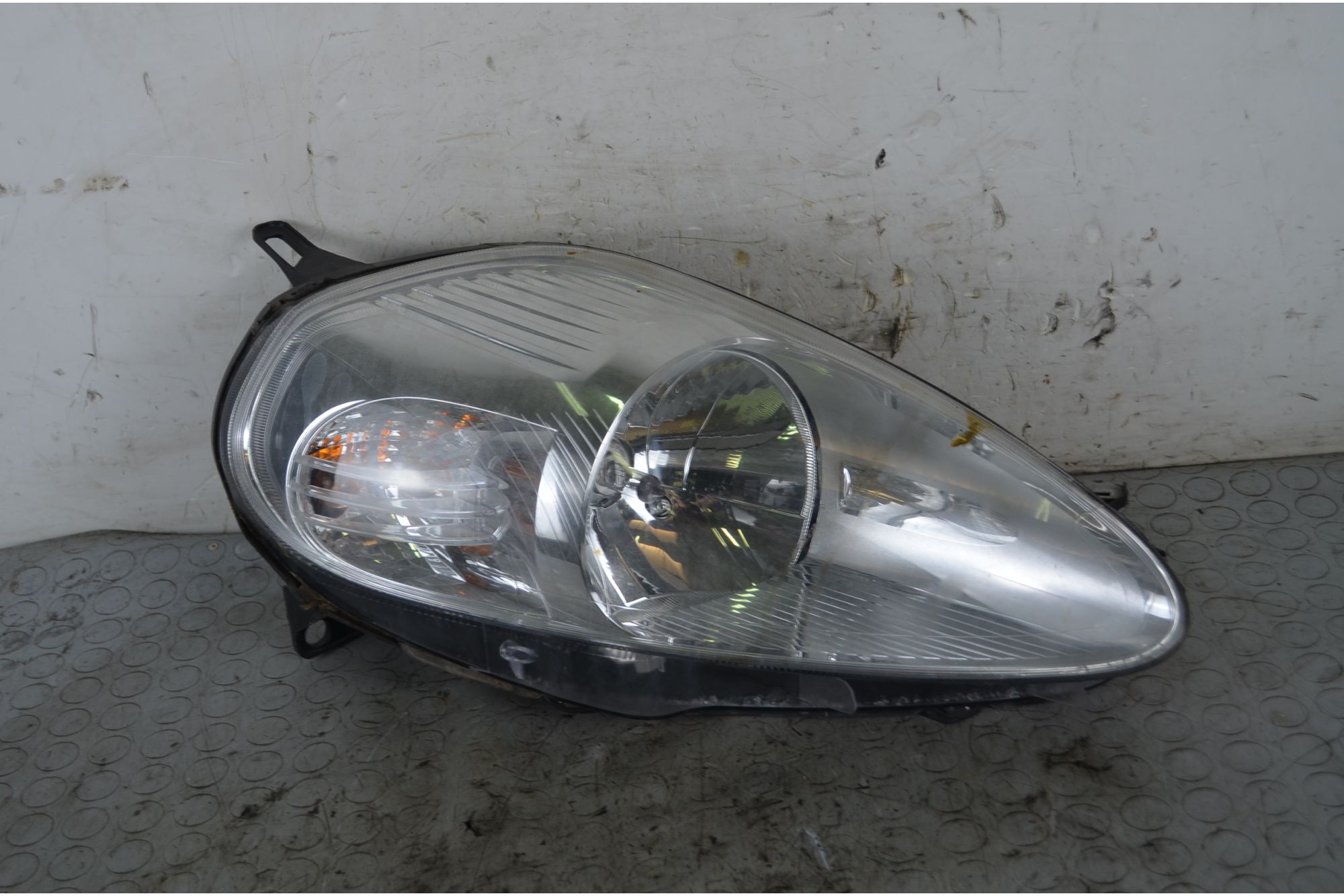 Faro Anteriore DX Fiat Grande Punto Dal 2005 al 2018 Cod 51701594  1752652021269