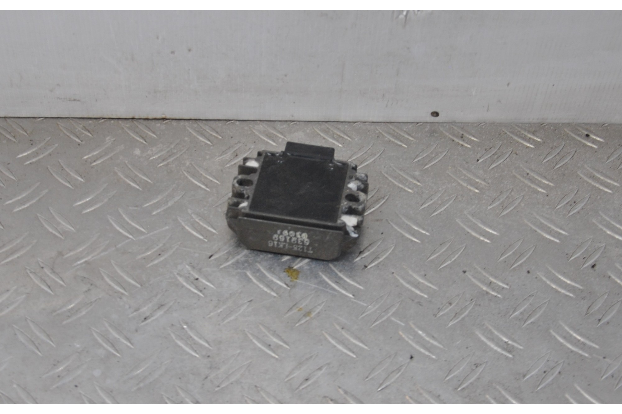 Regolatore Di Tensione Piaggio Beverly 200 dal 2001 al 2010 cod T125-LK16  1623074709045