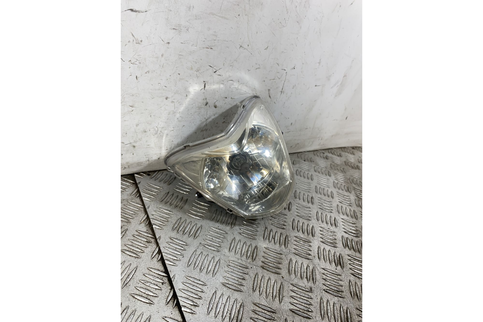 Faro Fanale Anteriore Sym Symphony ST 125 / 200 dal 2015 al 2017  1752831236354