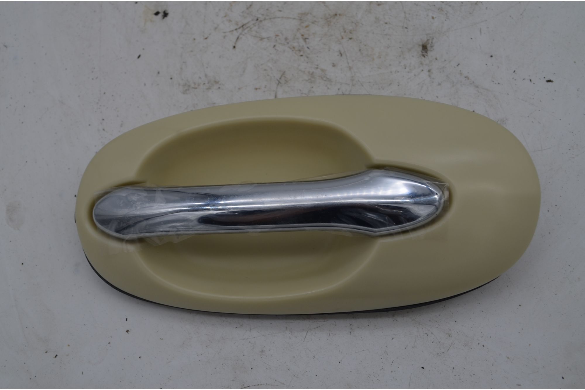 Maniglia Esterna Posteriore SX Kia Carnival Dal 1998 al 2006 Cod K53A73410  1753107614173