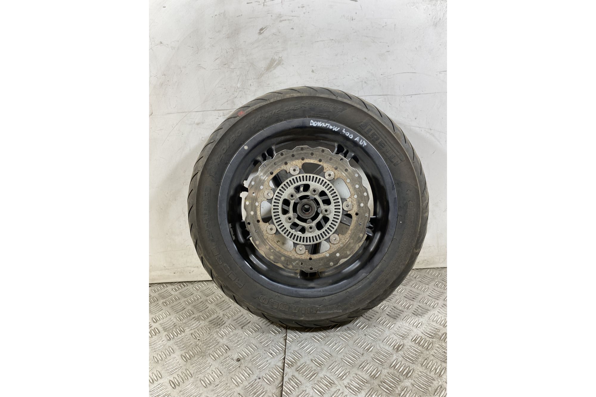 Cerchio Anteriore Kymco Downtown 300 IE Dal 2009 al 2017  1753110617550