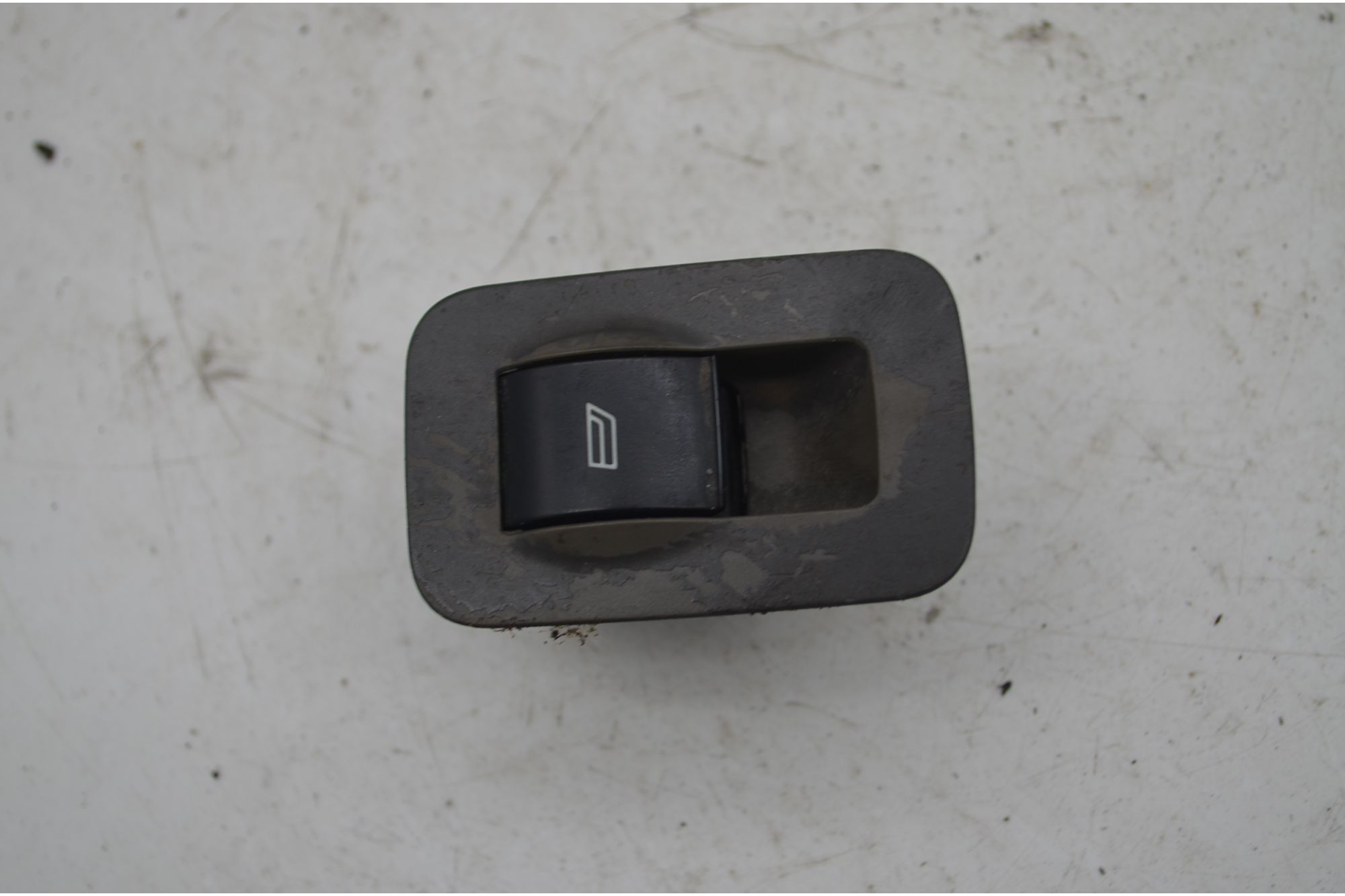 Pulsantiera Alzacristalli Anteriore DX Audi A4 Dal 2004 al 2009 Cod 8Z0959855  1753274615584