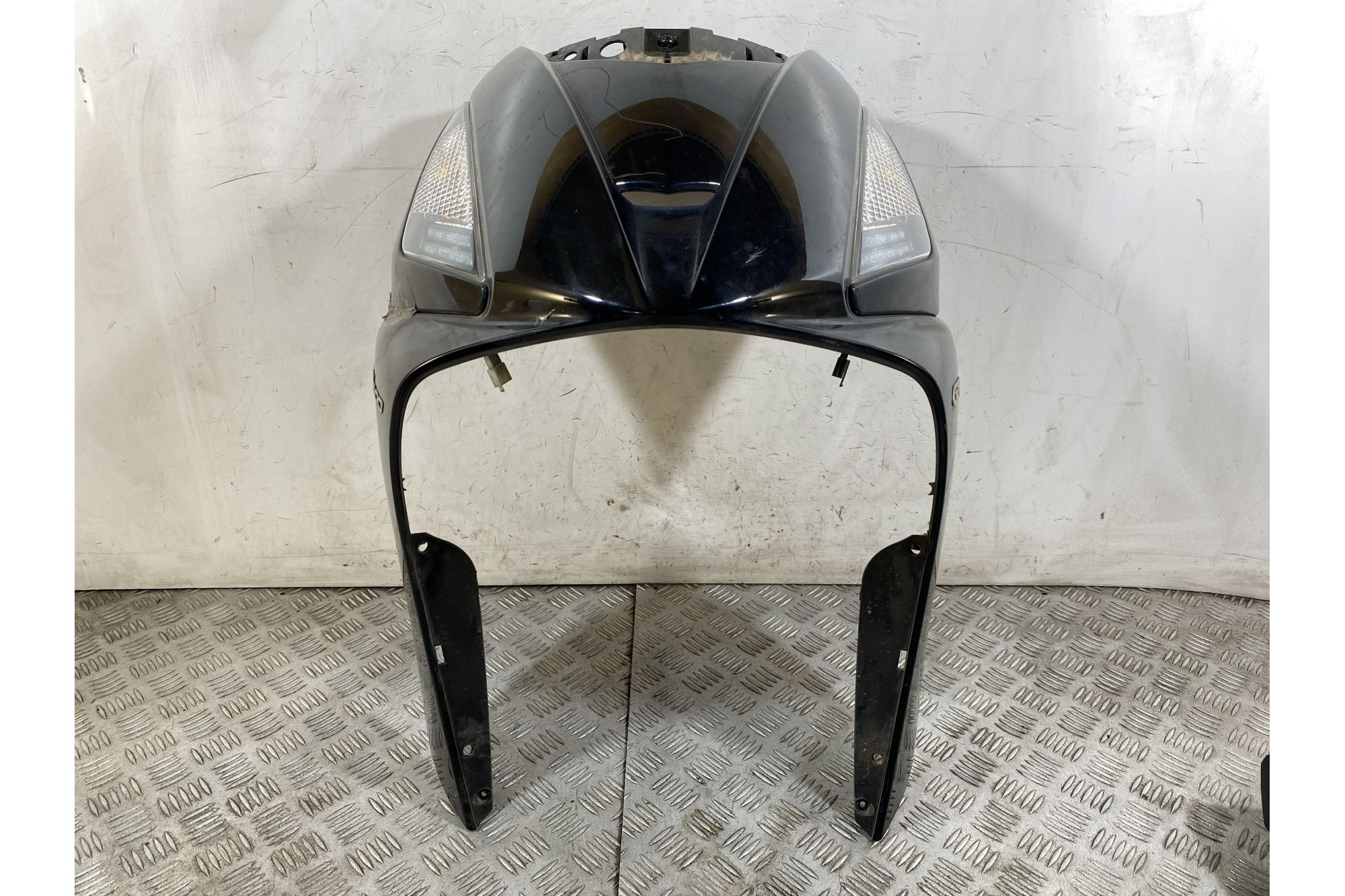 Carena Scudo Anteriore Con frecce Kymco People GT 300 Dal 2010 al 2017  1754301739808