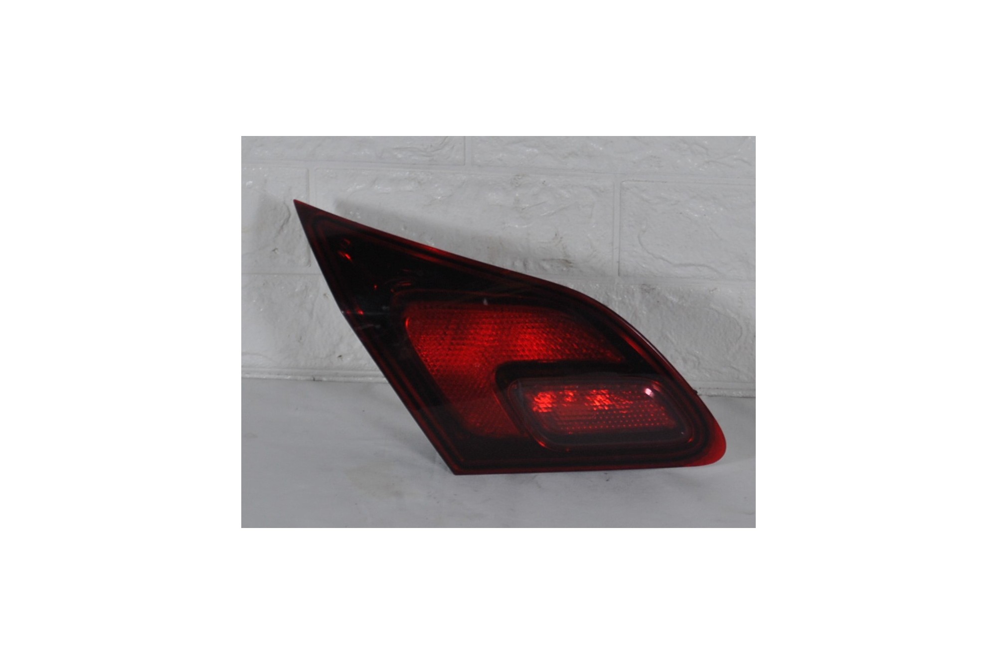 Fanale stop posteriore interno SX Opel Astra J dal 2009 al 2020 Cod.1090098  1623228840440