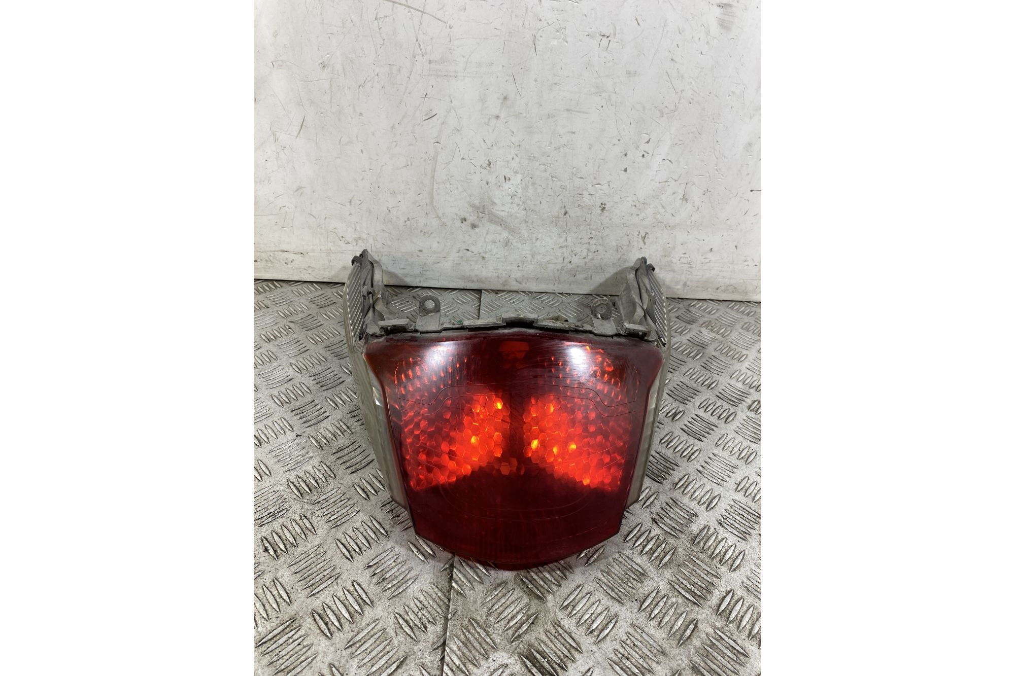 Fanale Stop Posteriore Kymco People GT 300 Dal 2010 al 2017  1754472947521