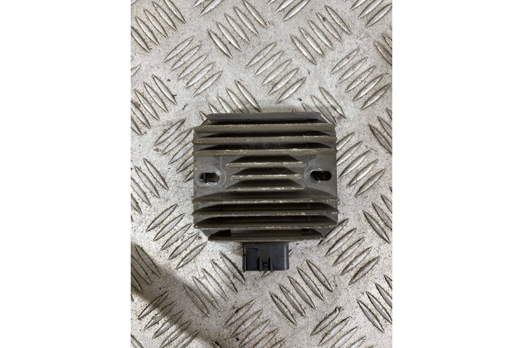 Regolatore Di Tensione Suzuki SV 650 Dal 1999 Al 2002  1754491068146