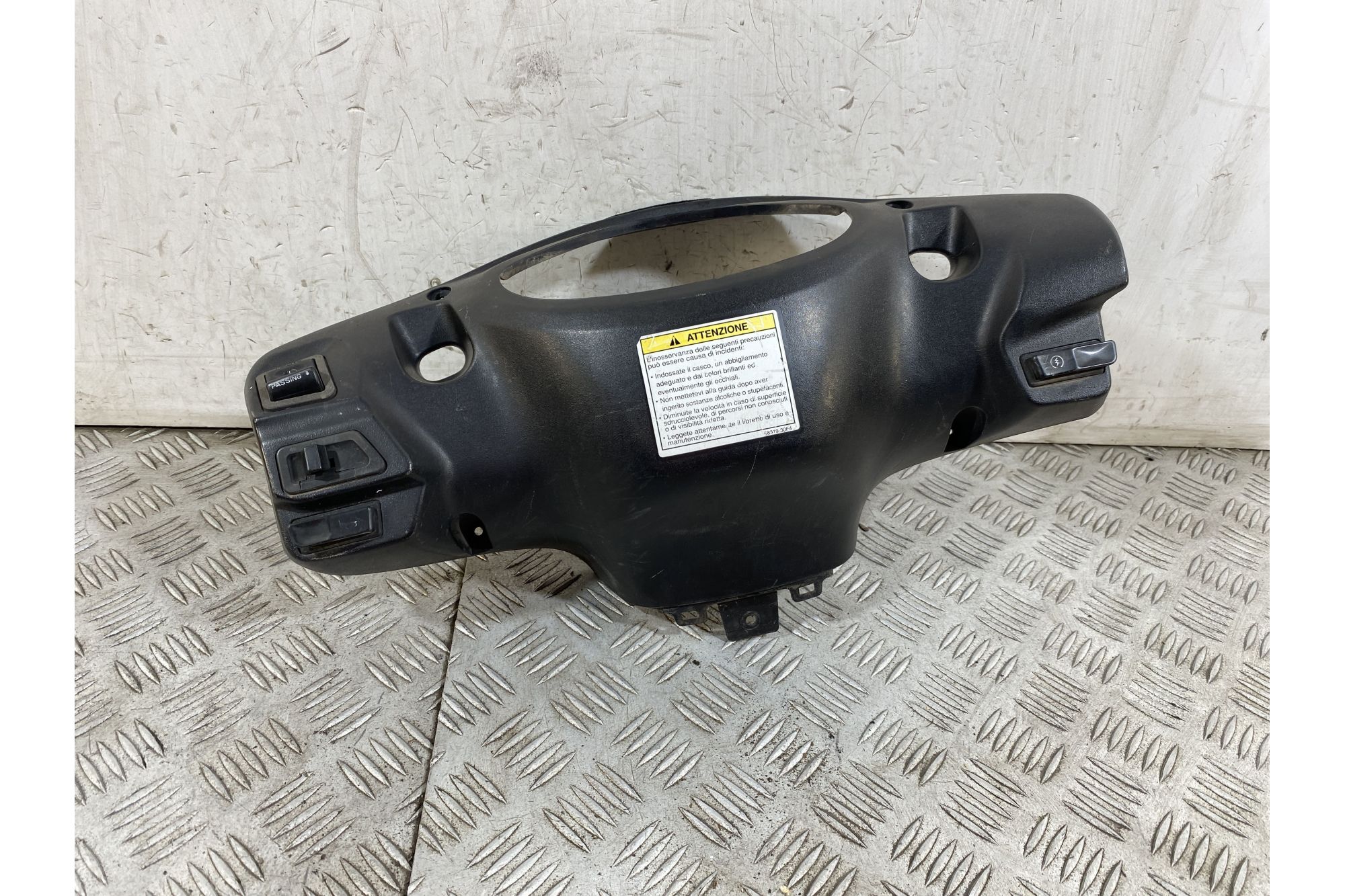 Carena Coprimanubrio Portastrumentazione Suzuki Sixteen 125 / 150 dal 2007 al 2014  1754571081300