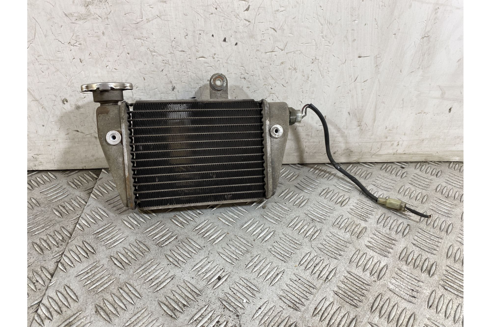 Radiatore Suzuki Sixteen 125 / 150 dal 2007 al 2014  1754663949914