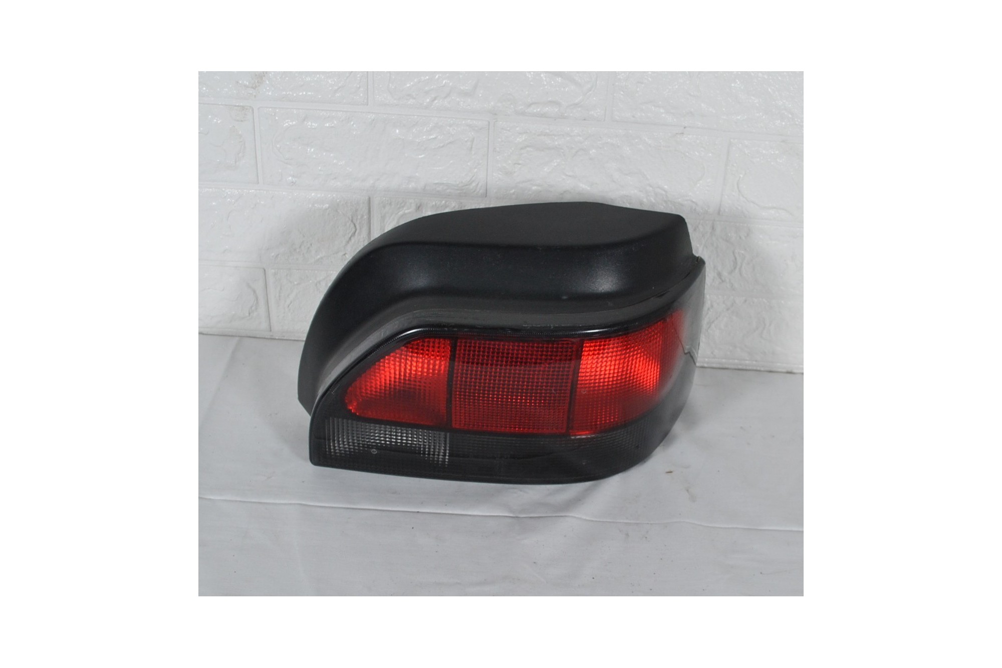 Fanale stop posteriore DX Renault Clio I Dal 1990 al 1998 Cod 89306980  1623247960600