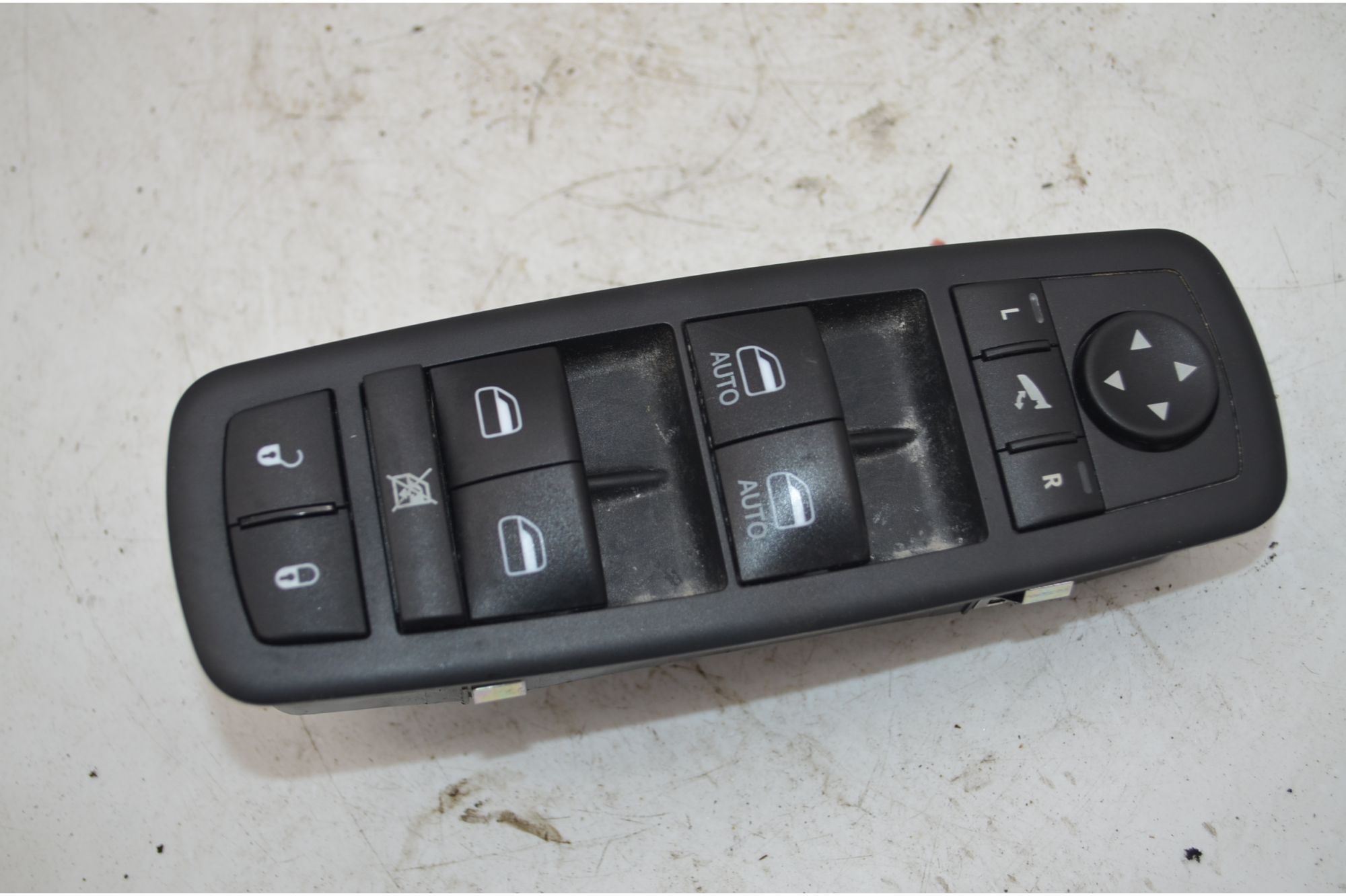 Pulsantiera Alzacristalli Anteriore SX Jeep Cherokee Dal 2014 al 2018 Cod 68271208AB  1756290709572