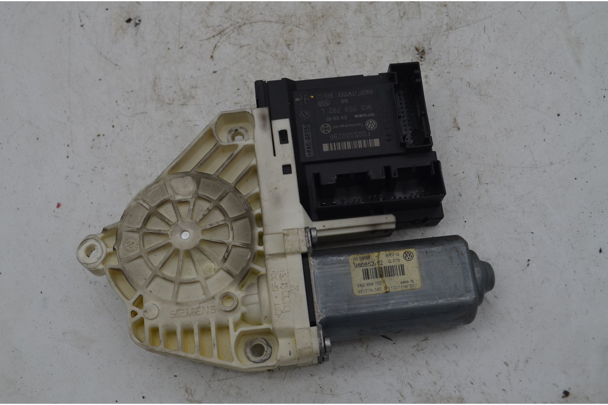 Motorino Alzacristalli Anteriore DX Volkswagen Passat Dal 2005 al 2010 Cod 1K0959792L  1756722787109