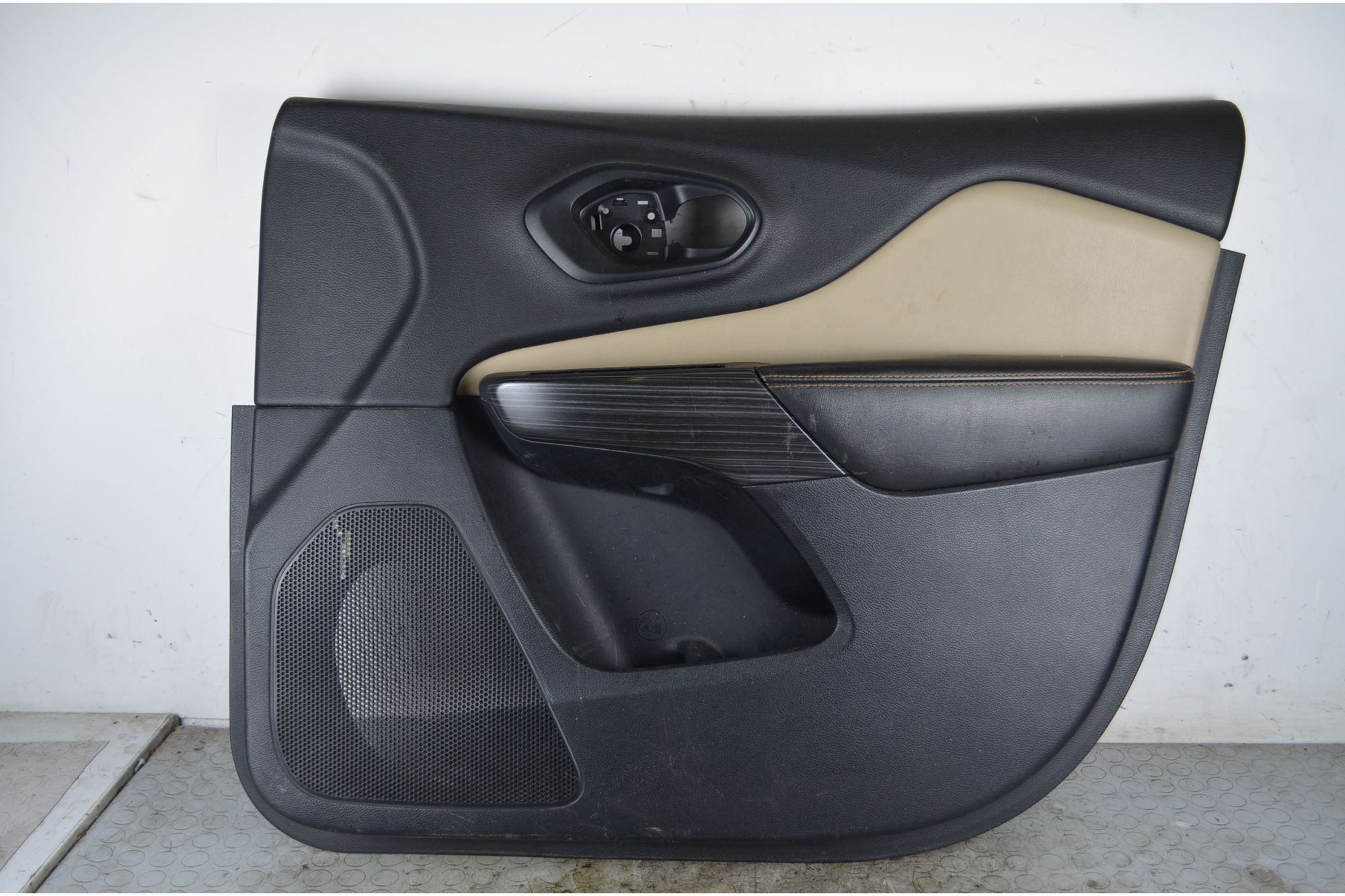 Pannello Porta Anteriore DX Jeep Cherokee Dal 2014 al 2018 Cod K5XG461X9AD  1756907003079