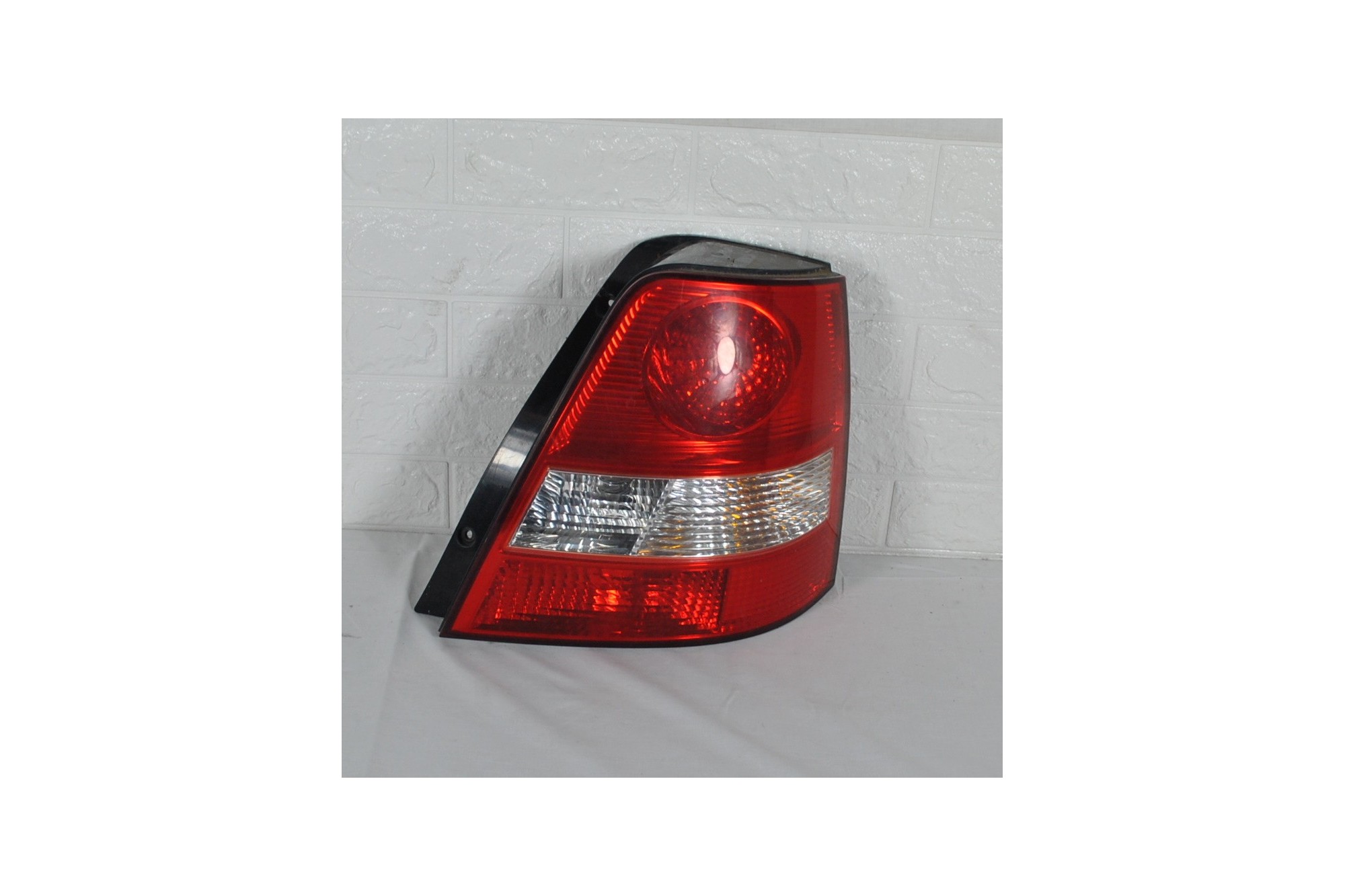 Fanale stop posteriore DX Kia Sorento Dal 2002 al 2009 Cod 924023E010  1623329059475