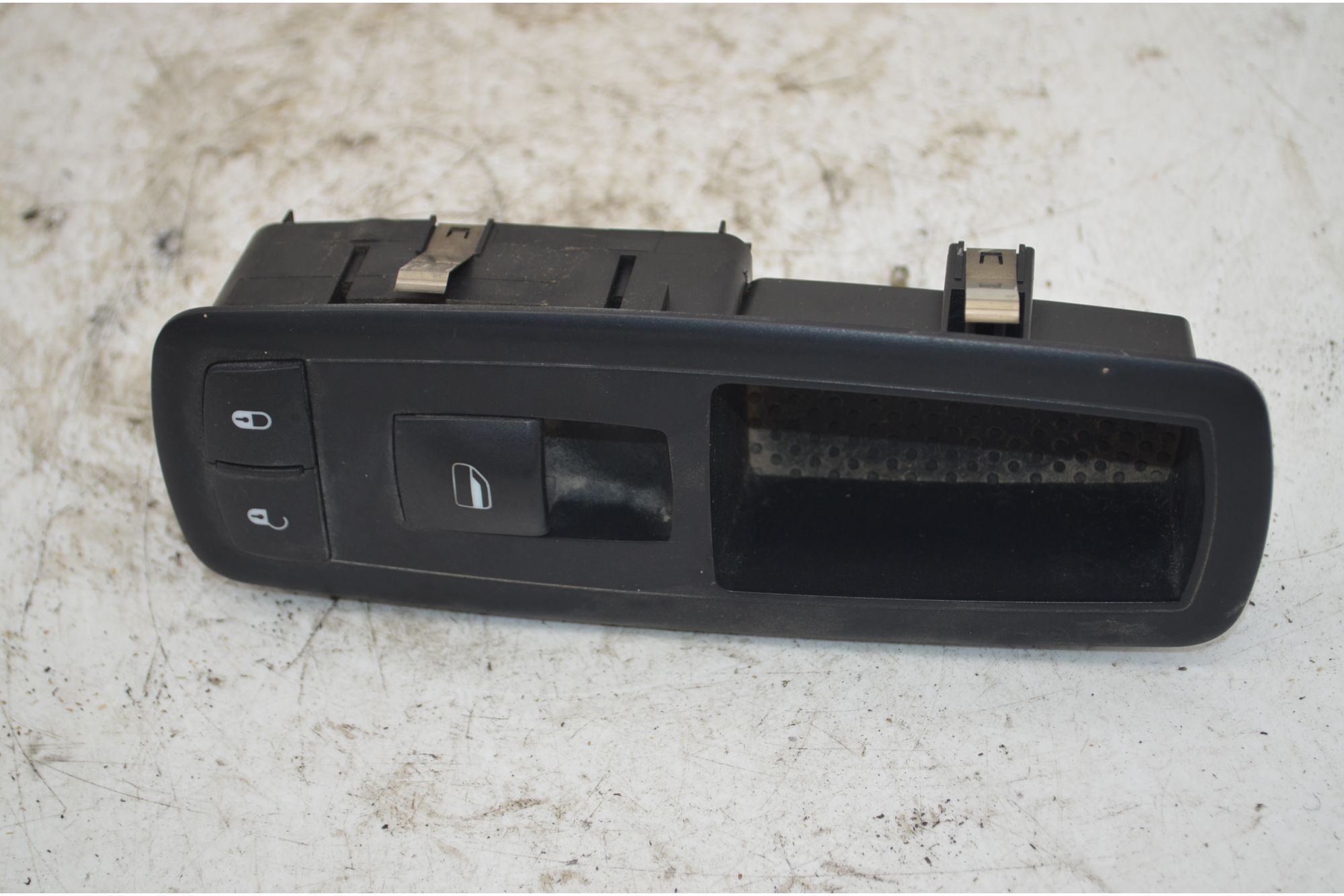 Pulsantiera alzacristalli anteriore DX Dodge Nitro Dal 2007 al 2011 Cod 04502544  1757082043300