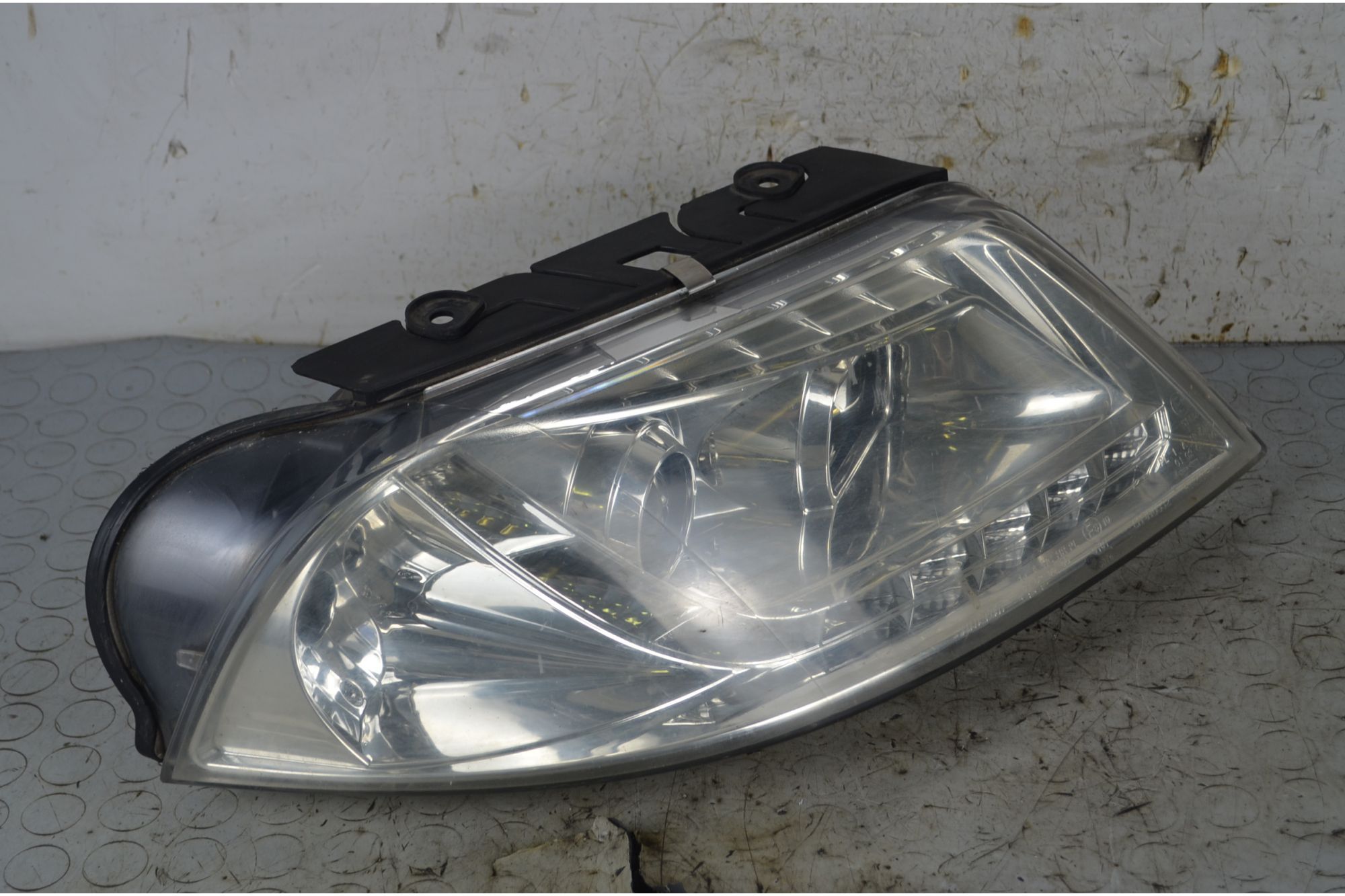 Faro Anteriore DX Led Dayline Cromato non originale Volkswagen Passat Tuning 3BG dal 2000 al 2005 Cod 3B0941016AN|1757061457500