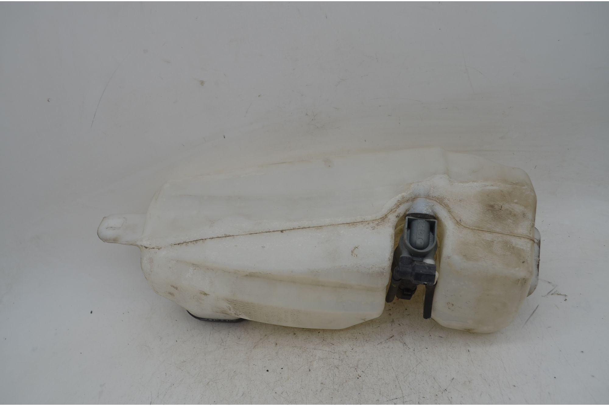 Vaschetta acqua tergicristalli Dacia Duster Dal 2013 al 2018 Cod 8200210002  1757429870231