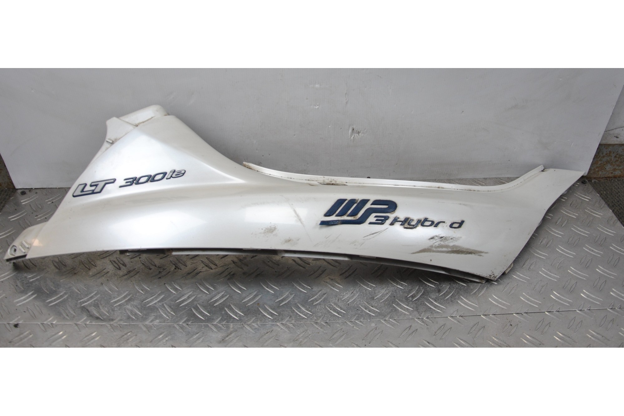 Carena Fianchetto Posteriore Laterale Destro Dx Piaggio MP3 300 Hybrid dal 2010 al 2016  1623763695918