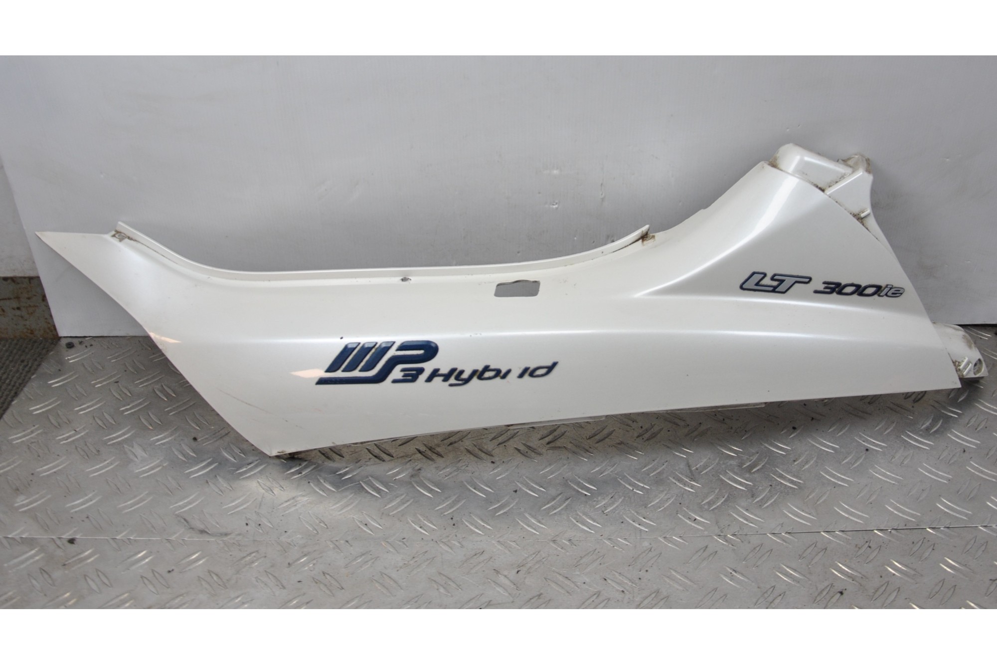 Carena Fianchetto Posteriore Laterale Sinistro Sx Piaggio MP3 300 Hybrid dal 2010 al 2016  1623828934341