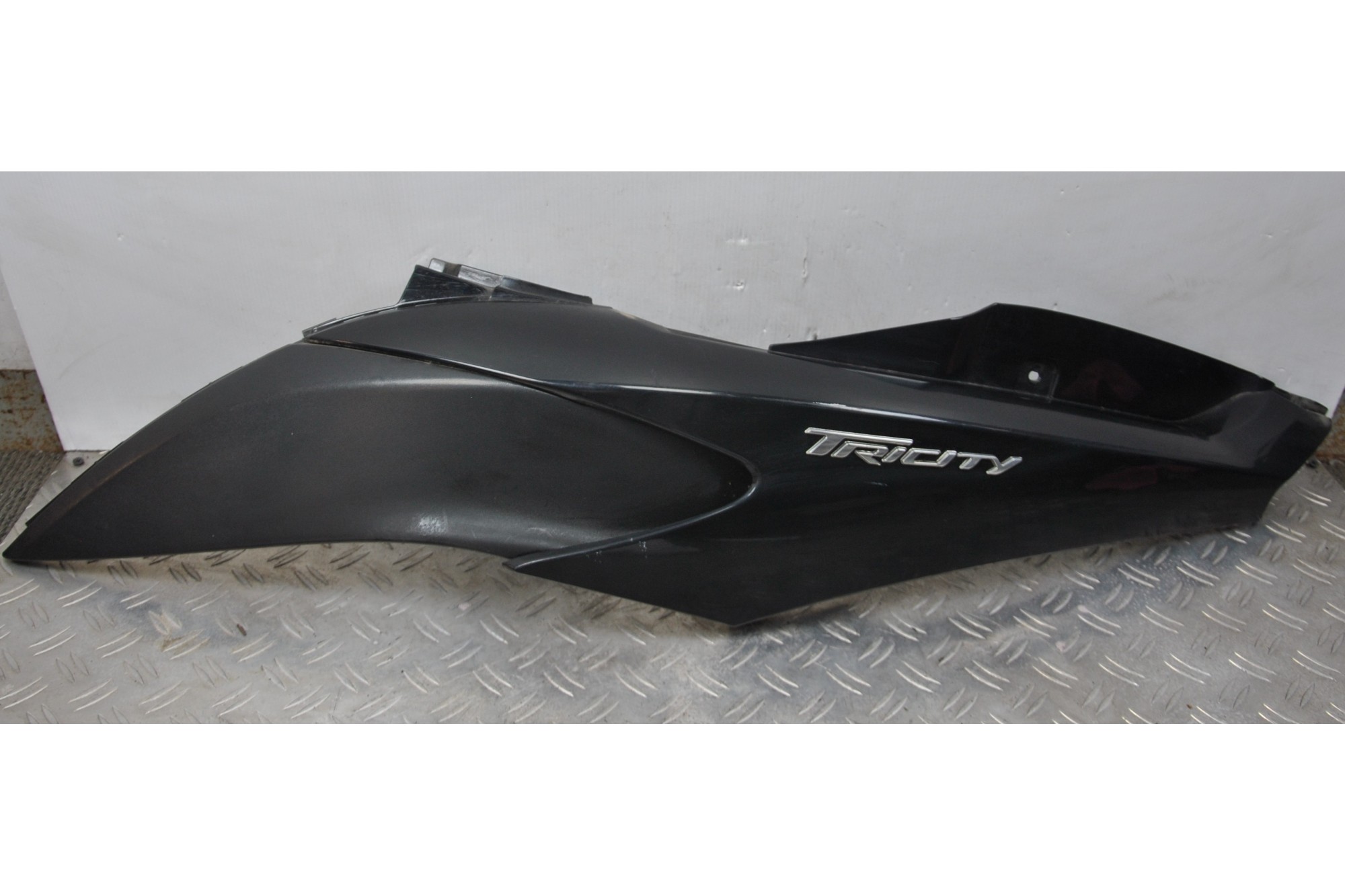 Carena Fianchetto Posteriore Laterale Sinistro Sx Yamaha Tricity 125 dal 2014 al 2019  1623833850551