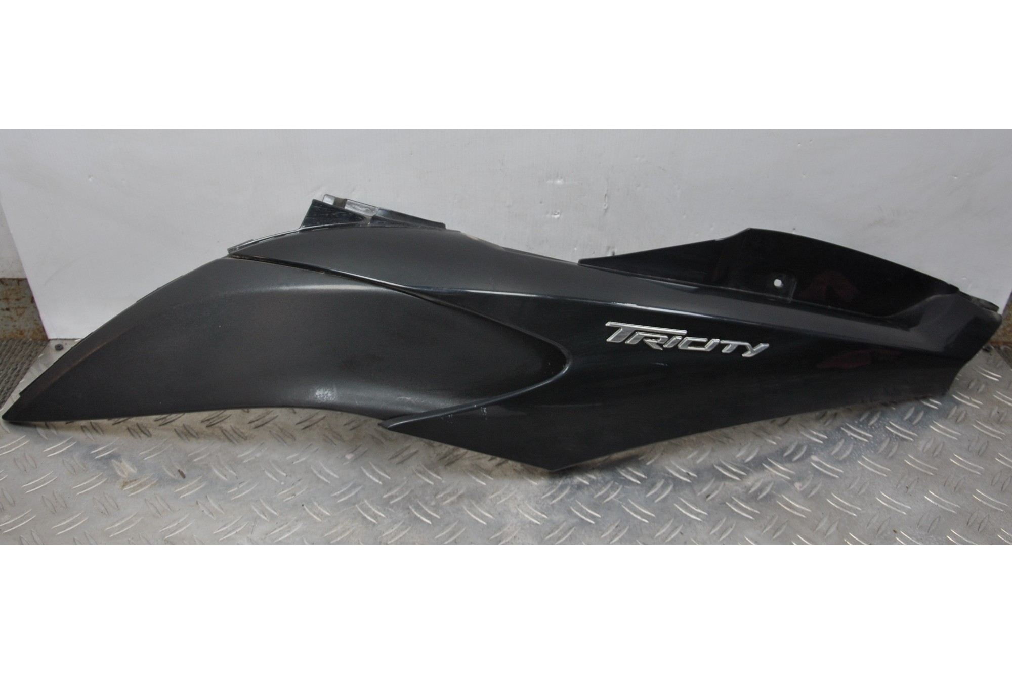 Carena Fianchetto Posteriore Laterale Sinistro Sx Yamaha Tricity 125 dal 2014 al 2020  1623833850551