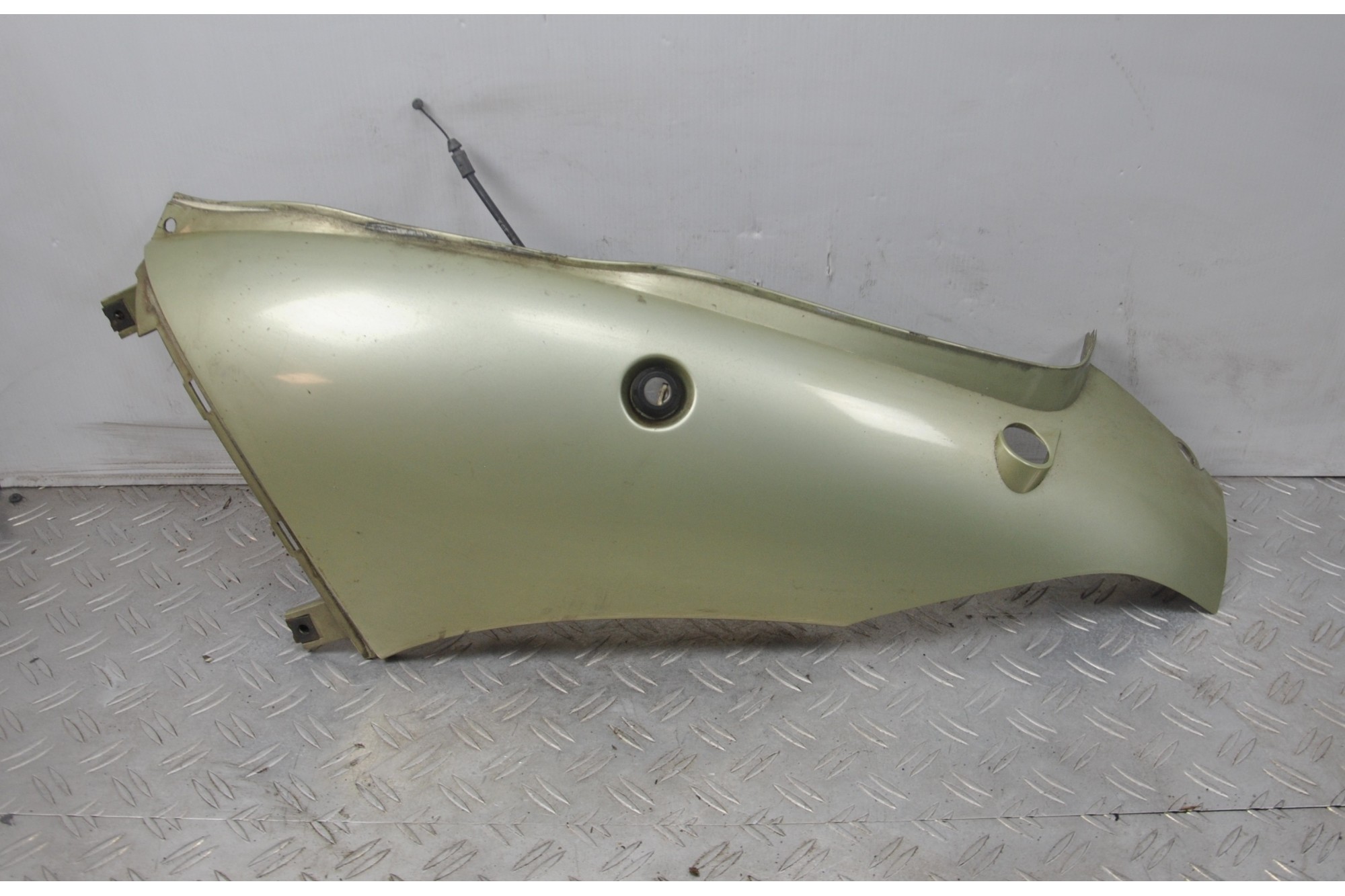 Carena Fianchetto Posteriore Laterale Sinistro Sx Honda Chiocciola @ 150 dal 2000 al 2006  1624460803057