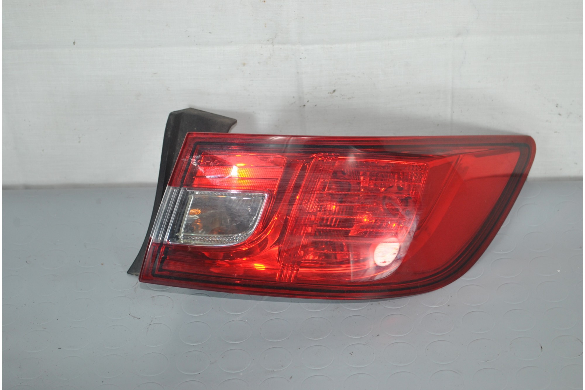 Fanale Stop Posteriore Esterno DX Renault Clio IV dal 2012 al 2021 Cod 265502631R  1625736045973