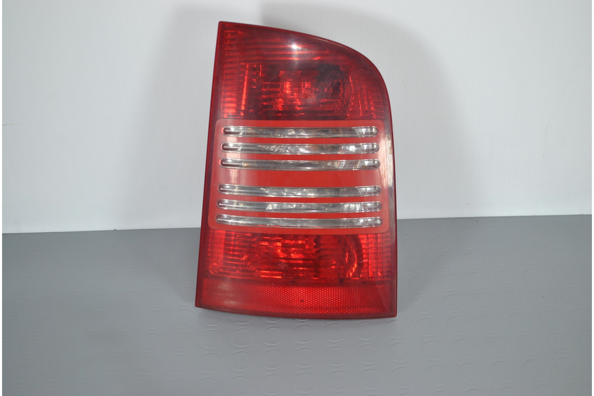 Fanale Stop Posteriore DX Skoda Octavia SW dal 1996 al 2004 Cod 1u9945096  1625836006379