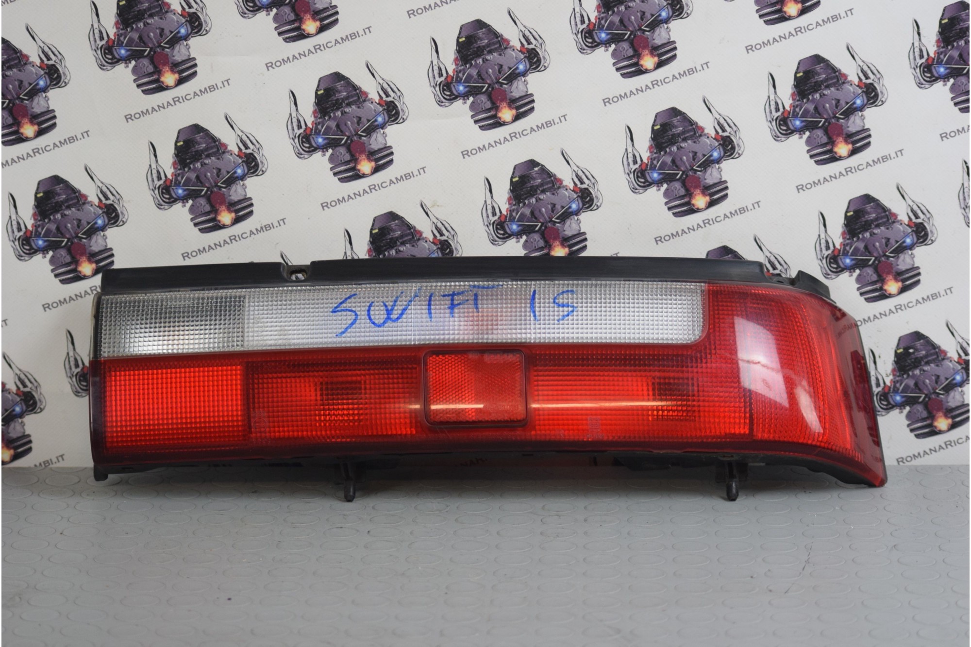 Fanale stop posteriore DX SUZUKI SWIFT II 1993 cod.3565060E10000  2411111123676