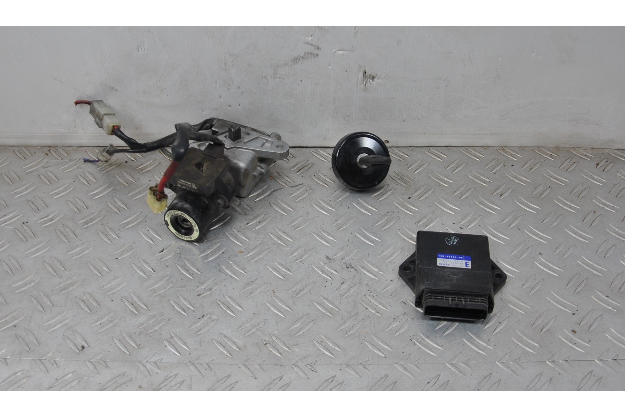 Kit Chiave Yamaha Tmax T-Max 500 dal 2004 al 2007 cod 15B-8591A-00  1626877919499