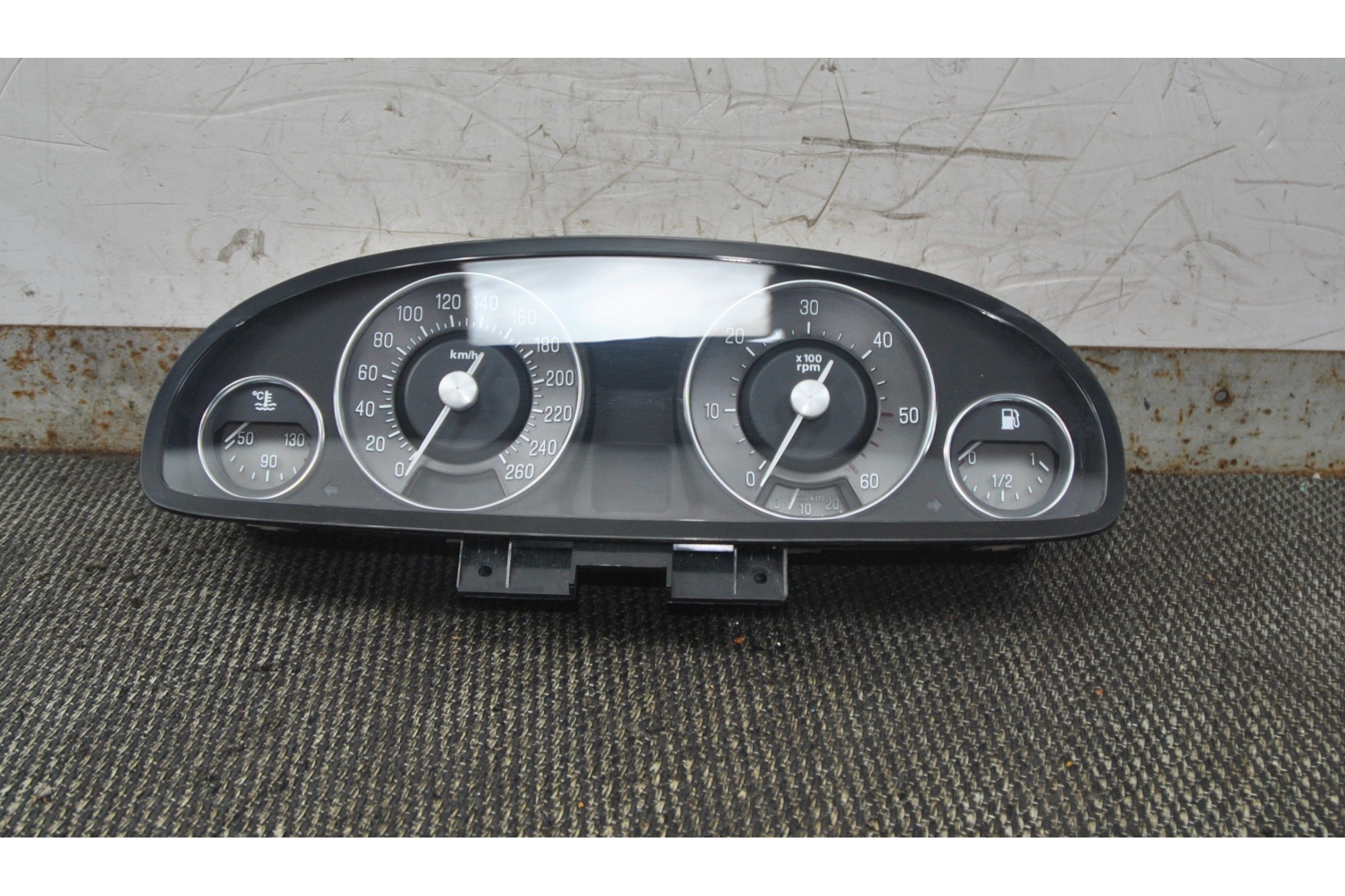 Strumentazione Contachilometri Lancia Thesis dal 2002 al 2009 cod : 60682038  2411111124444