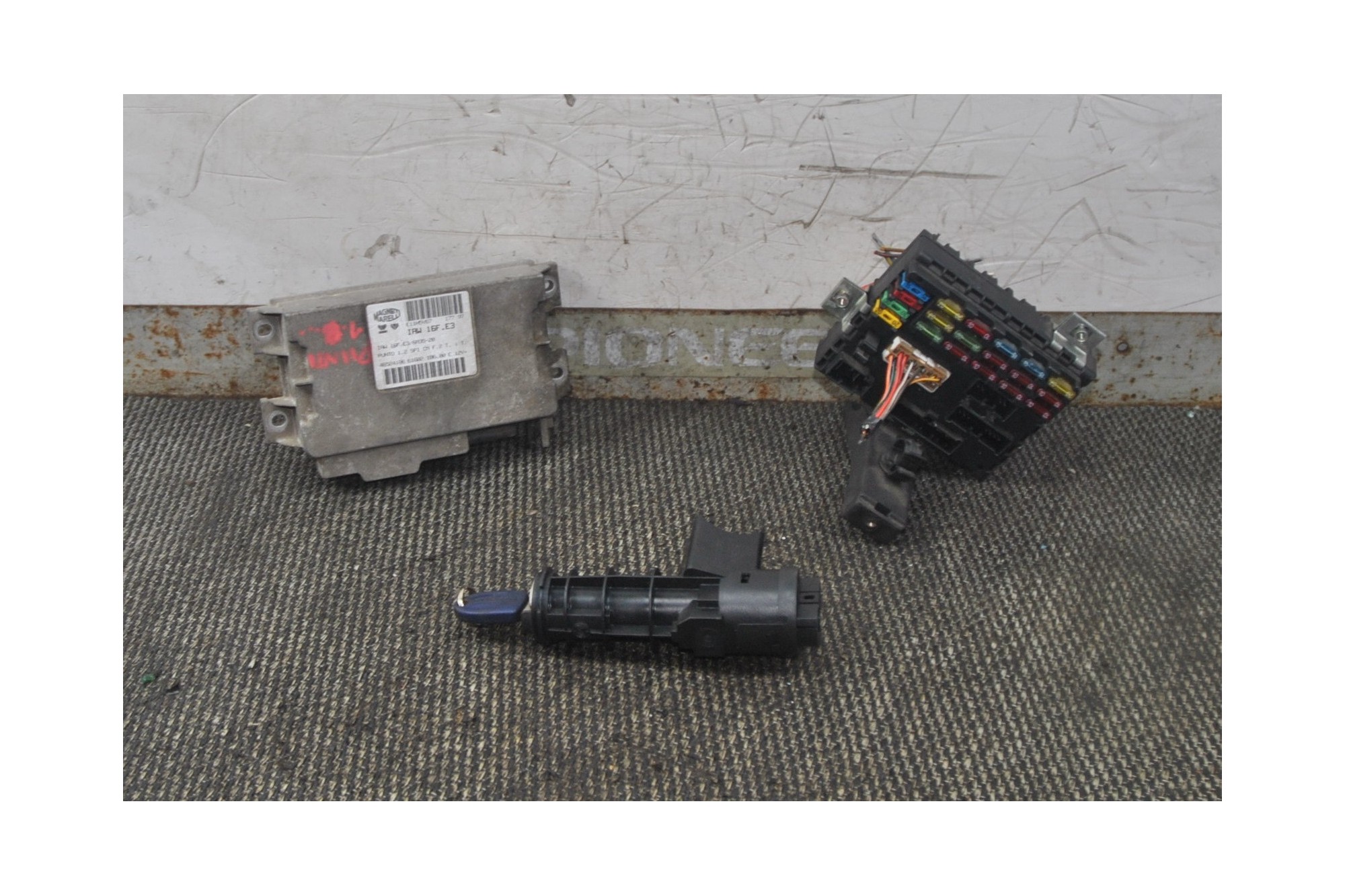 Kit chiave Completo Fiat Punto 1.2 Dal 1993 al 1999 cod : 46543447  2411111124536