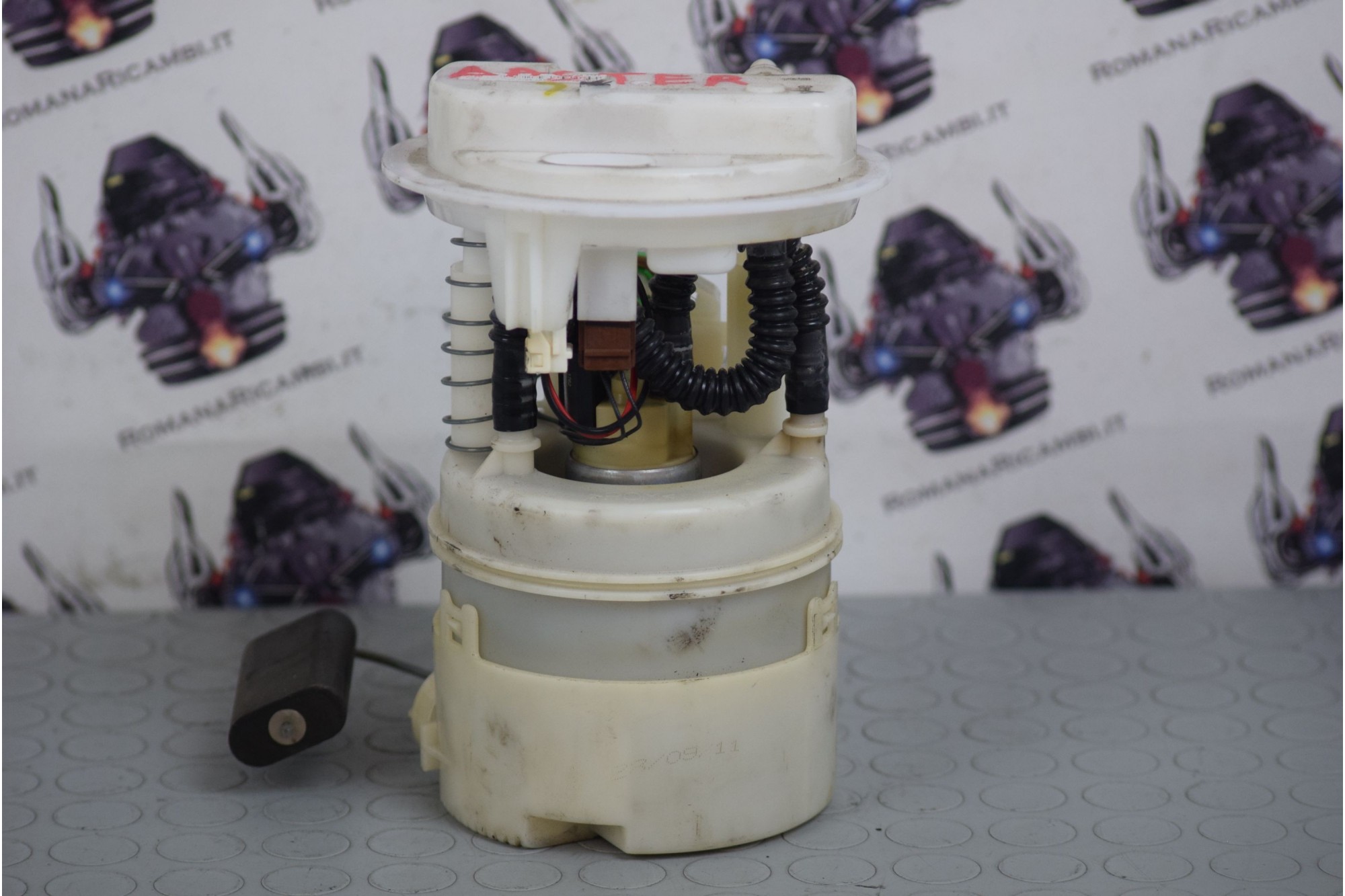 Pompa carburante Dacia Duster dal 2010 al 2018 COD : 172027786R  2411111124789