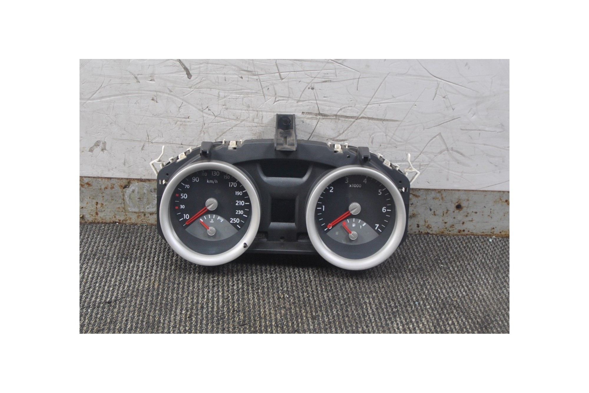Strumentazione contachilometri Renault Megane dal 2002 al 2010 cod 8200364015  2411111125854
