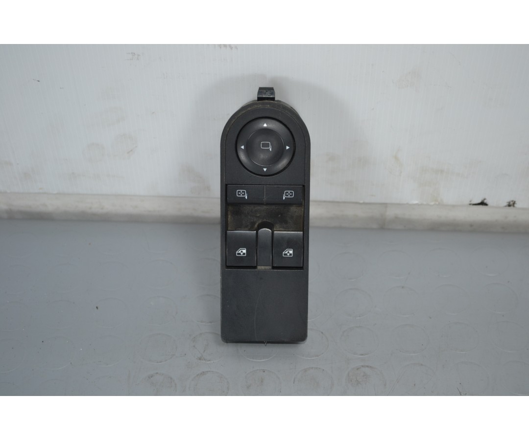 Pulsantiera Alzacristalli Anteriore SX Opel Astra H dal 2004 al 2011 Cod 13228705  1629730331247