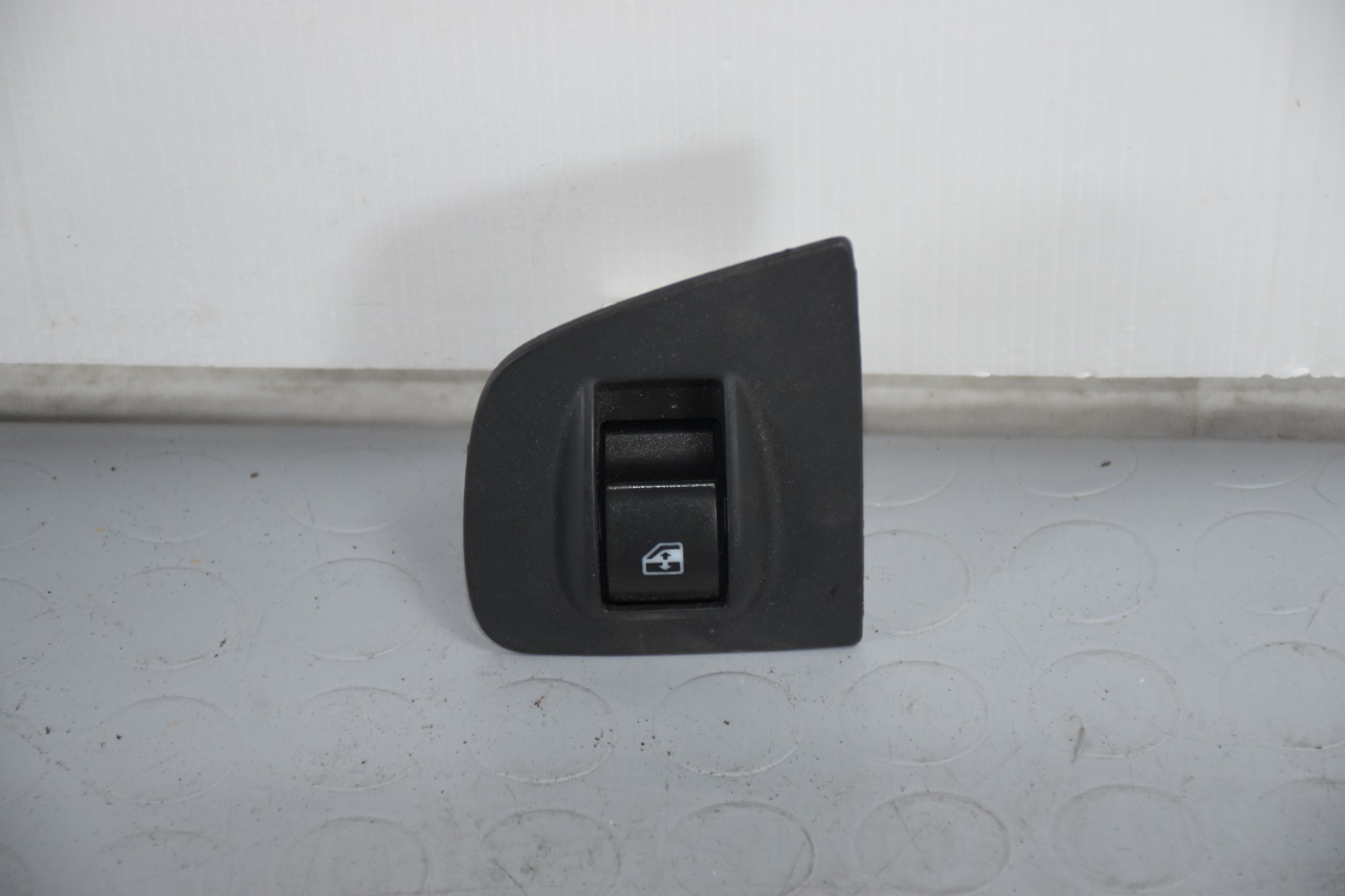 Pulsantiera Alzacristalli Anteriore DX Fiat Doblo dal 2000 al 2009 Cod 735402417  1630059470951